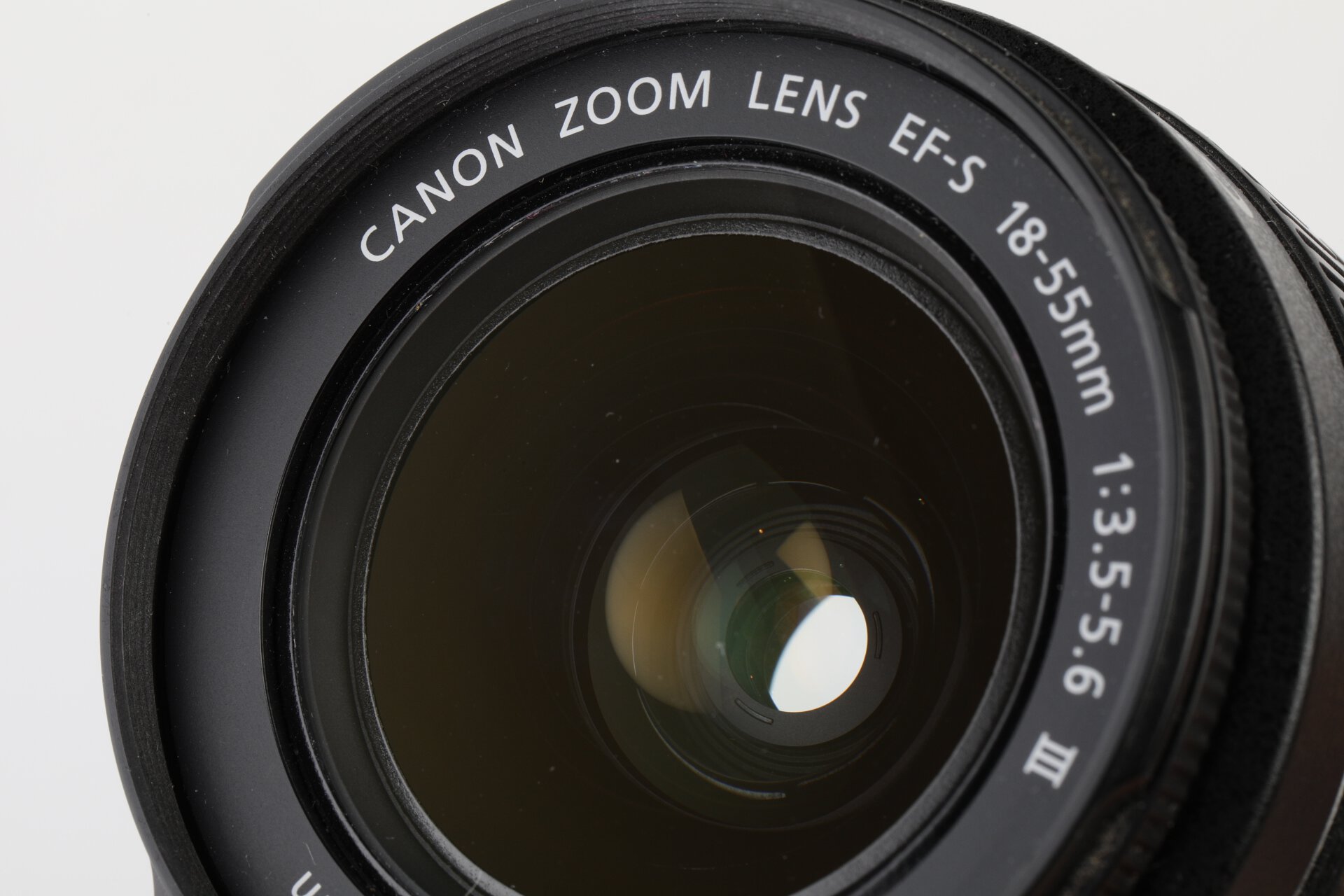 Canon EOS 1100D Gehäuse + EF-S 18-55mm 3,5-5,6 III ca. 9300 Auslösungen
