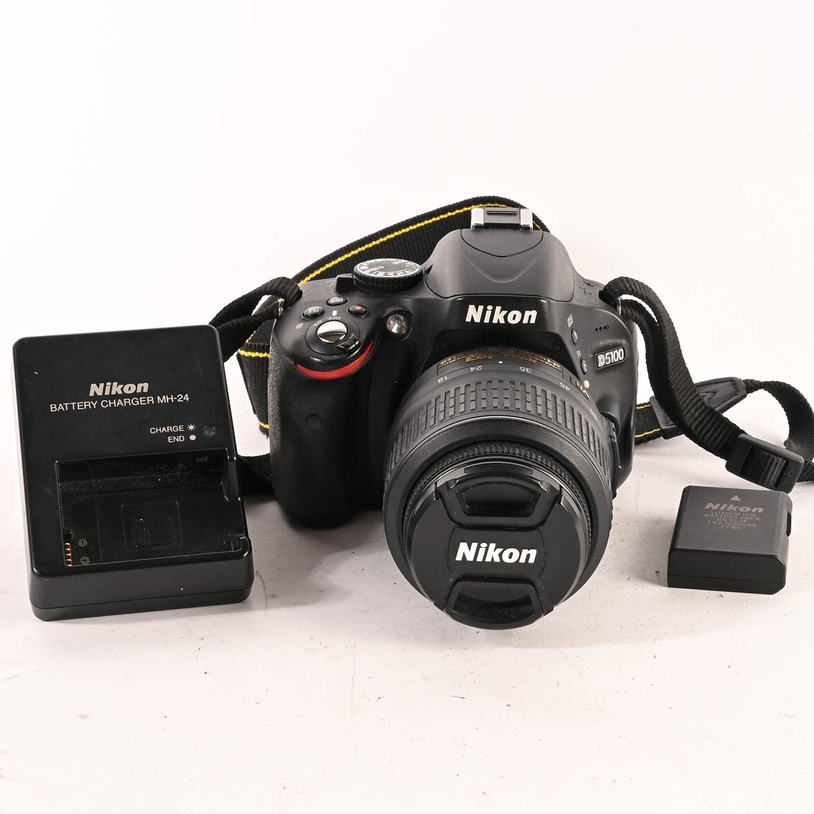 Nikon D5100 16.2 MP DSLR Digitalkamera Kit AF-S DX 18-55mm