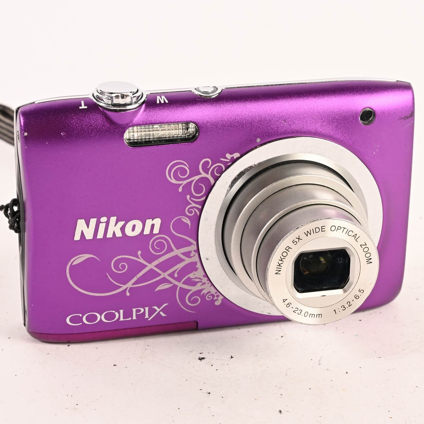 Nikon Coolpix A100 Digitalkamera lila 5X Zoom