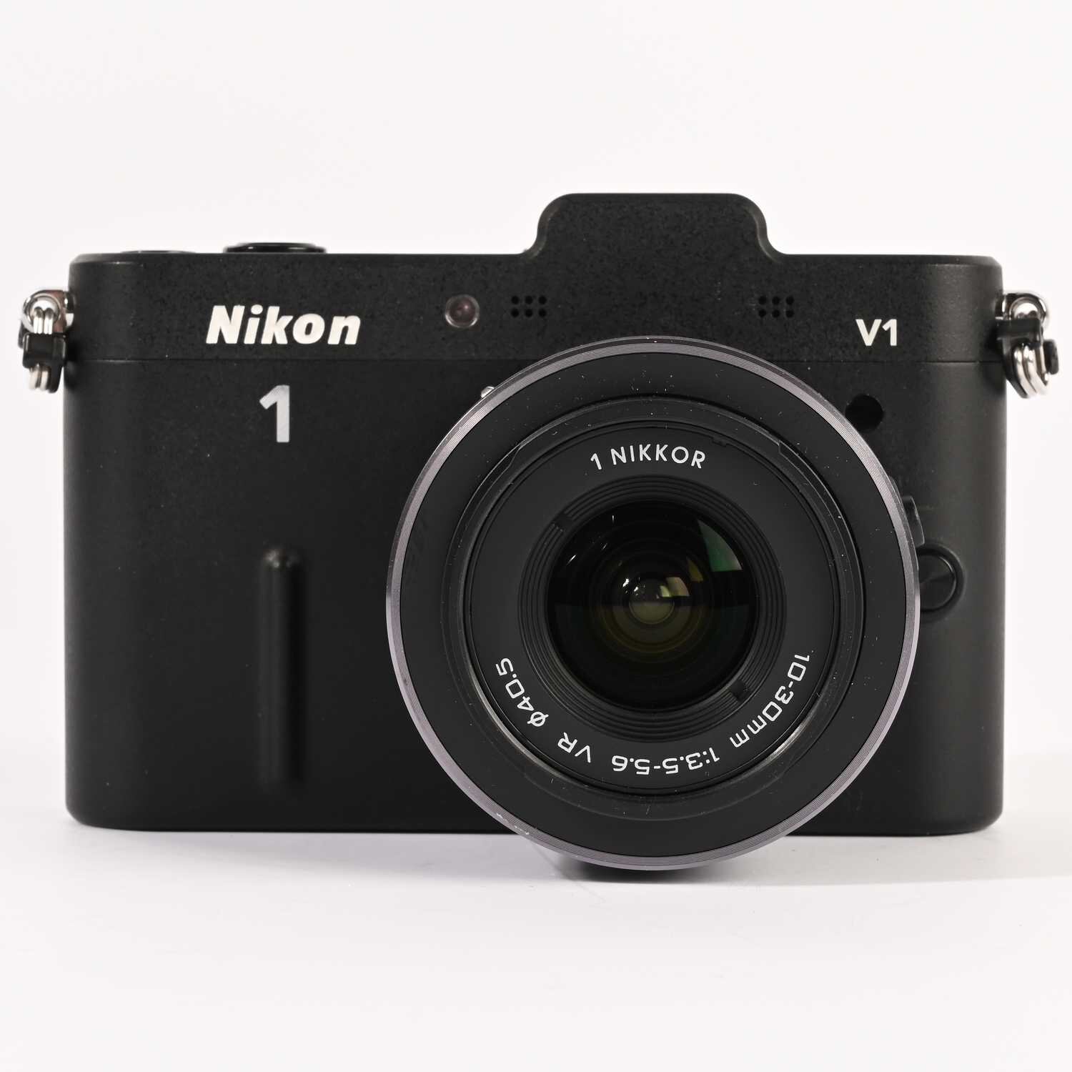 Nikon 1 V1 Nikkor 10-30mm 1:3.5-5.6 4200 Auslösungen SB-N5