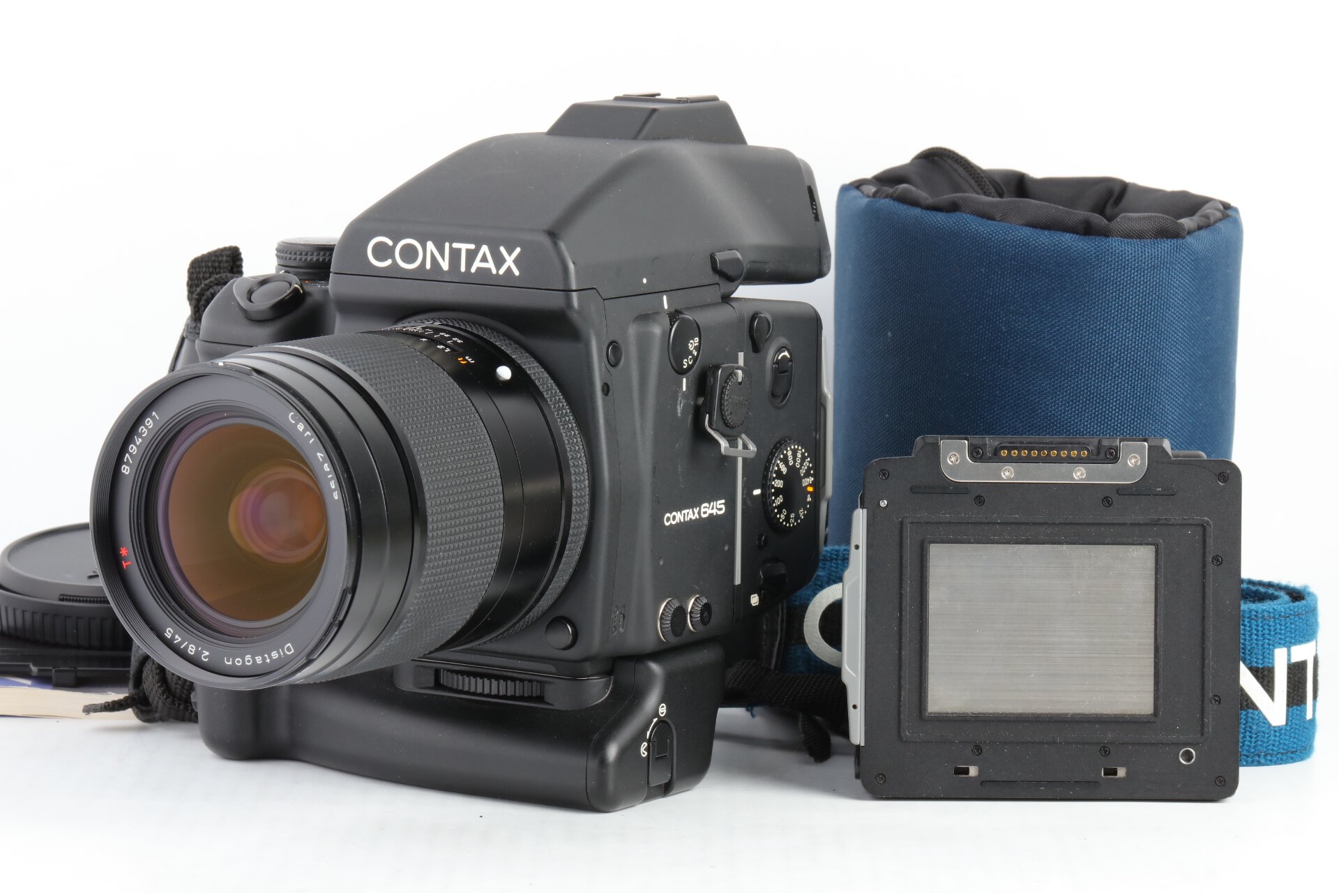 Contax 645 + Carl Zeiss Distagon 2,8/45mm T* + MF-1 Prismensucher + MP-1 Batteriegriff +2x MFB-1 Magazin