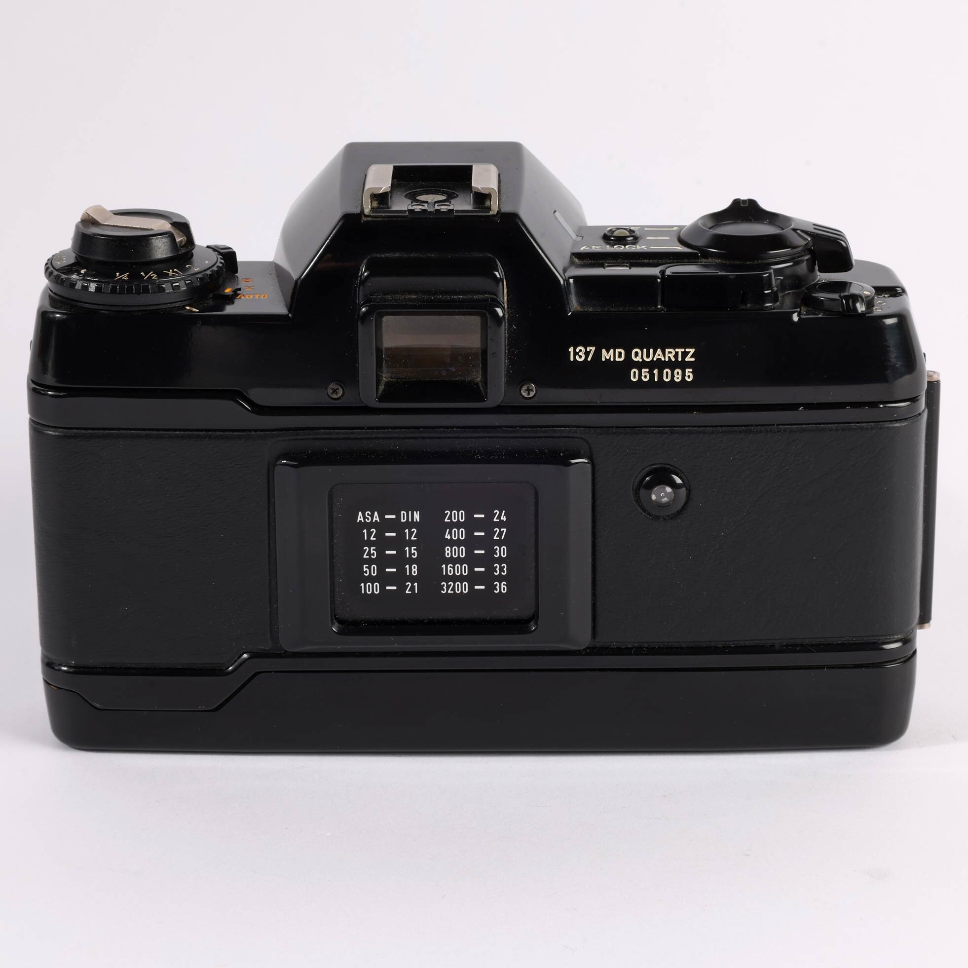 Contax 137 MD Quartz +Carl Zeiss Planar 1,7/50mm