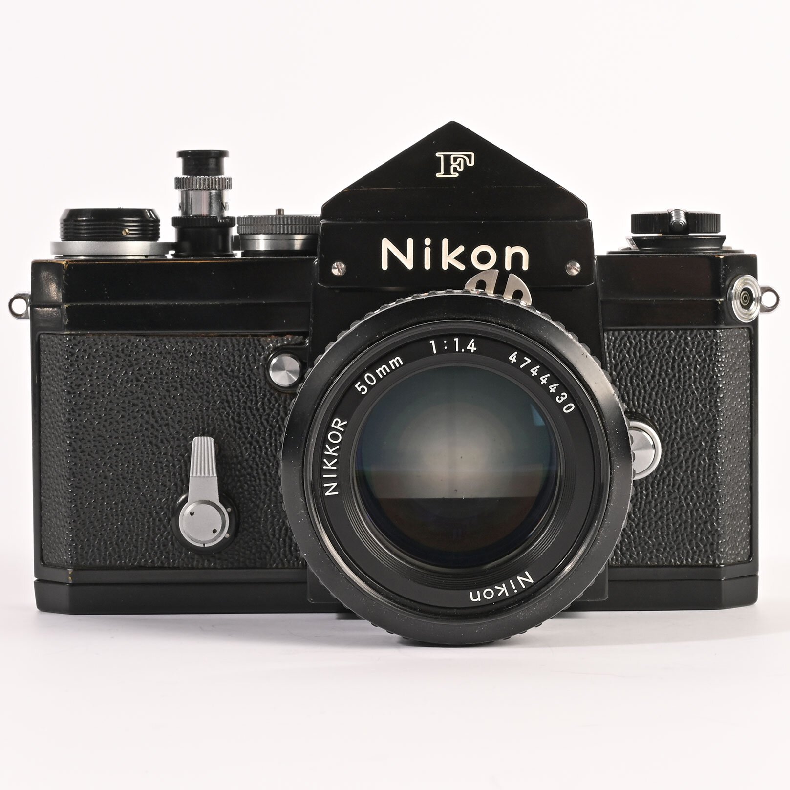 Nikon F black paint 1.4/50mm Nikkor 1970 analog Film camera