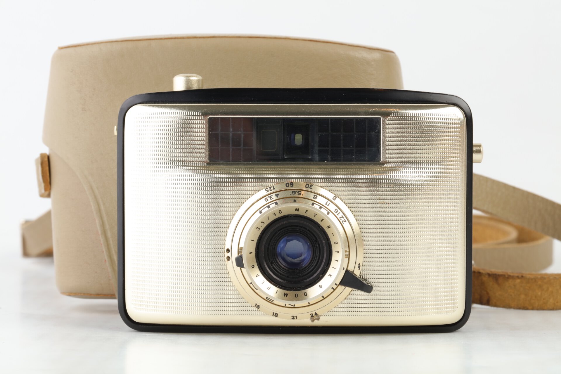 Pentacon PENTI II schwarz gold HALBFORMAT mit Meyer-Optik Domiplan V 3,5/30 mm
