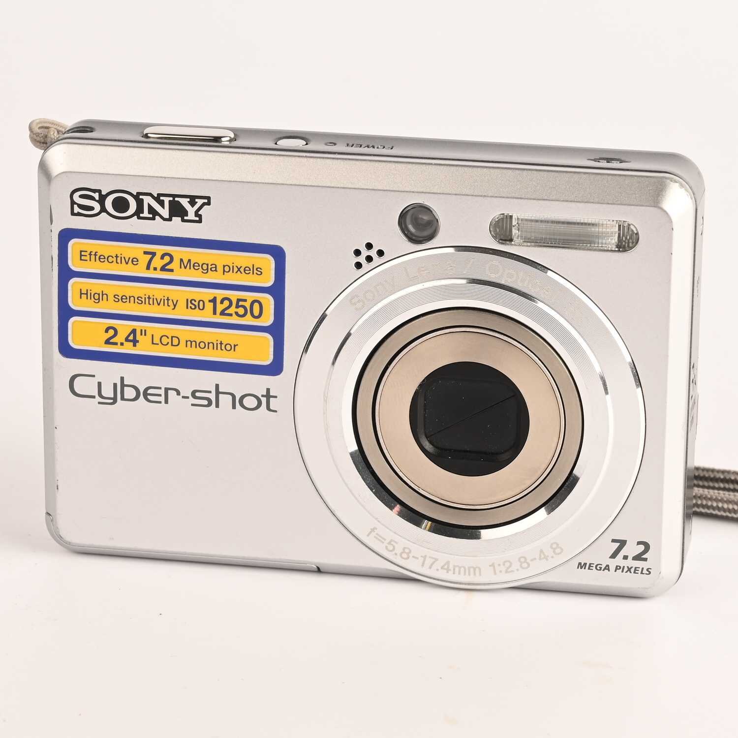 Sony Cyber-shot DSC-S730 7.2 MP Digital Camera 3x Zoom Silber