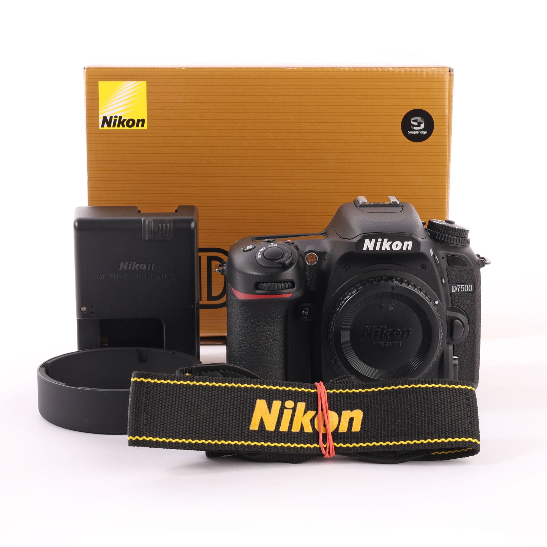 Nikon D7500 Gehäuse ca 2300 Auslösungen