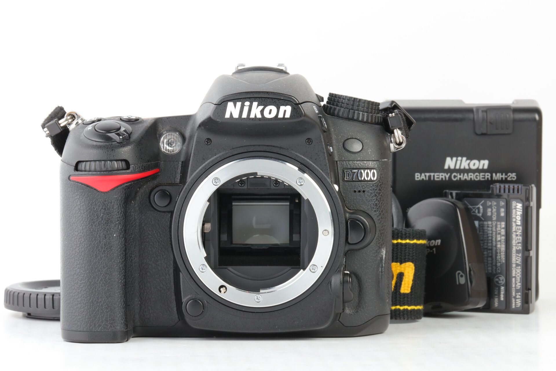 Nikon D7000 Gehäuse 12700 Auslösungen
