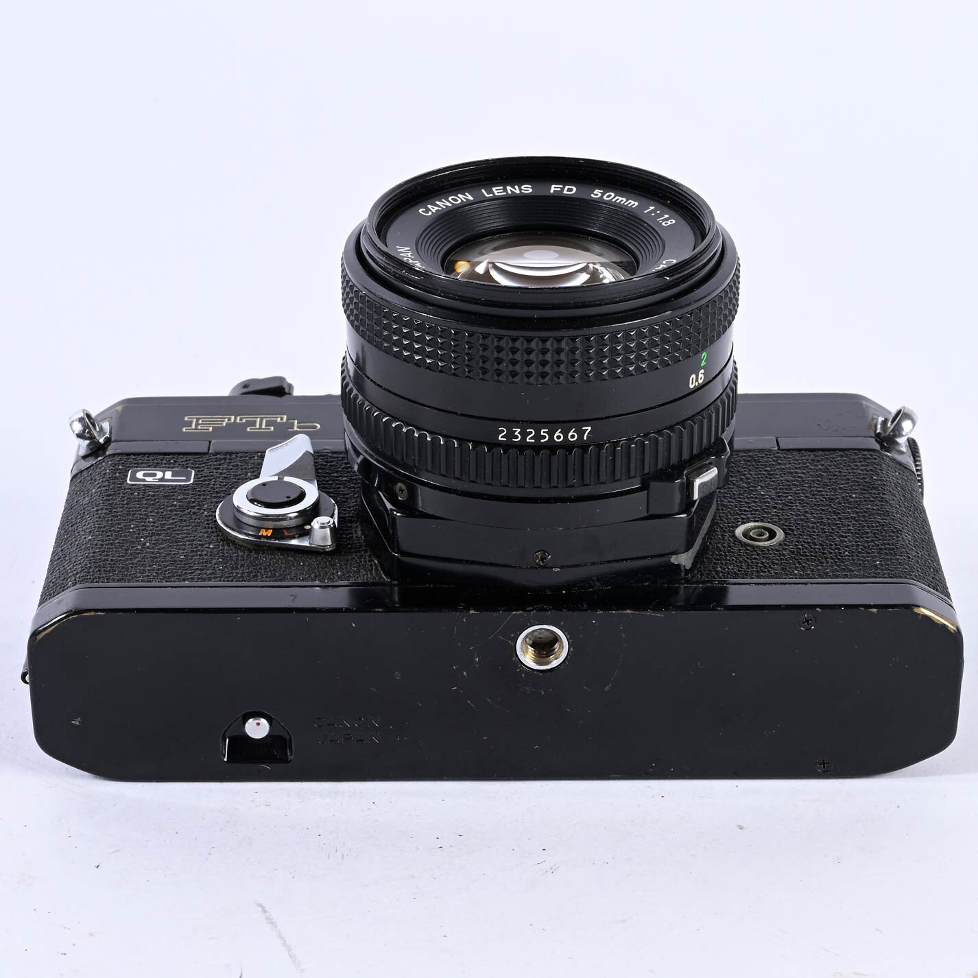 Canon FTb QL schwarz mit FD 1,8 / 50 mm Objektiv analoge SLR