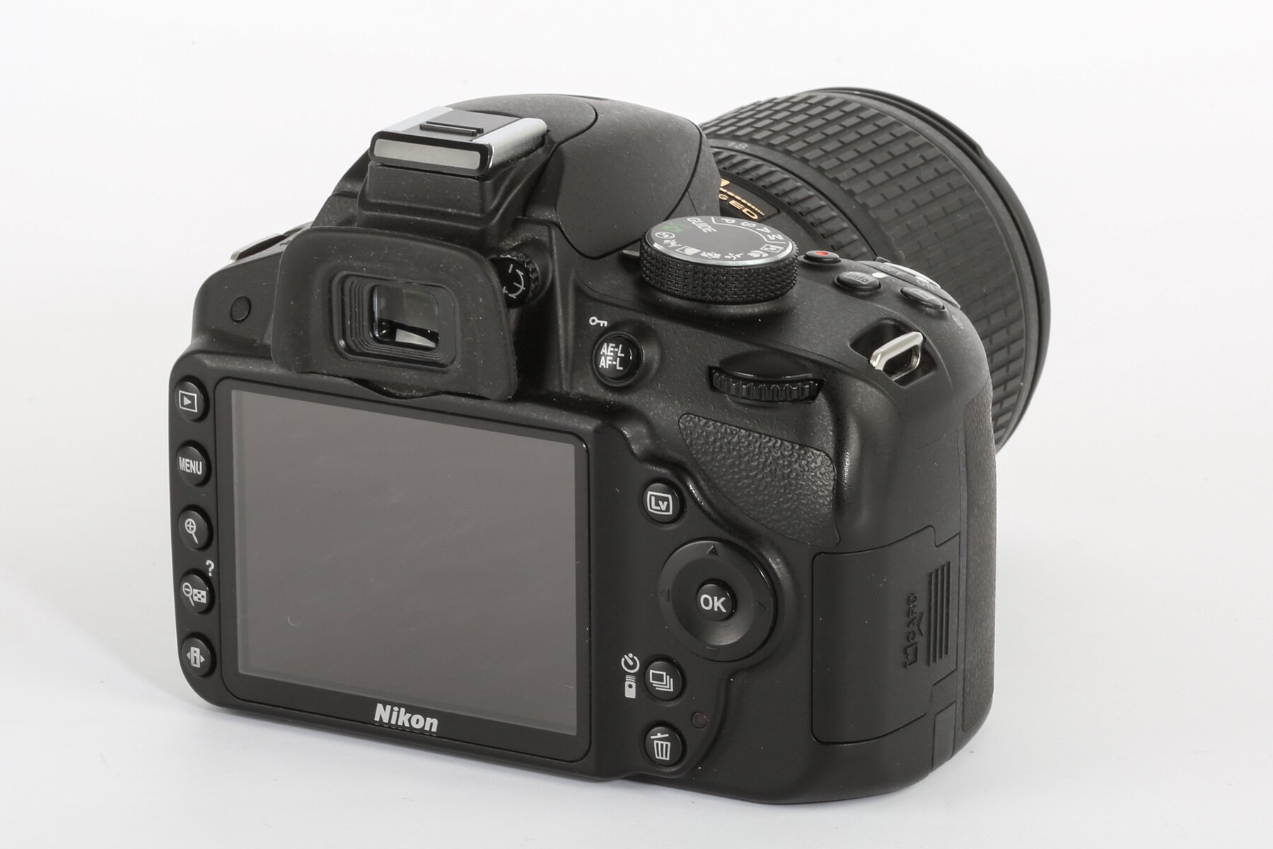 Nikon D3200 Nikon AF-S Nikkor 18-105mm 3,5-5,6G ED VR