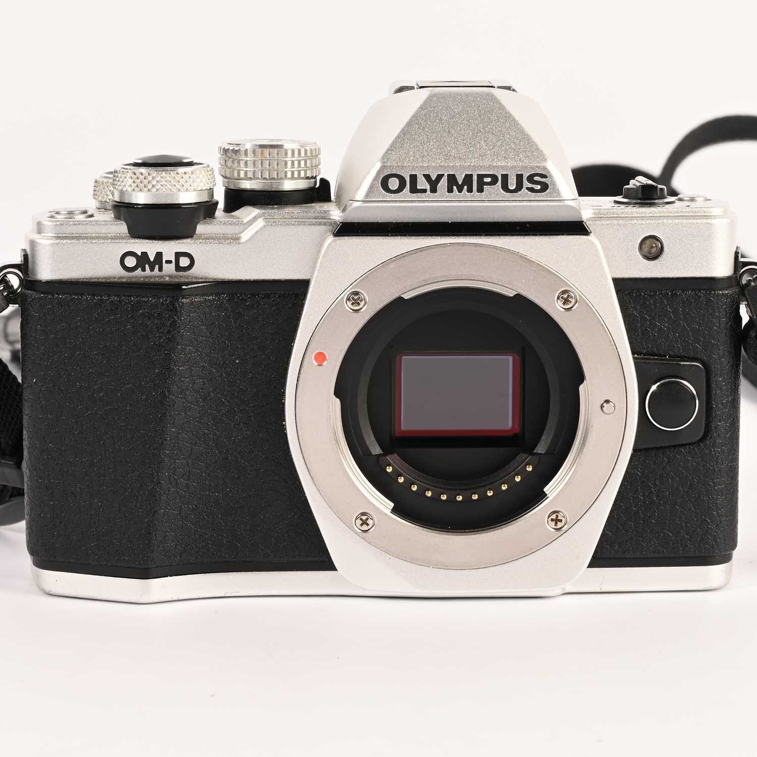 Olympus OM-D E-M10 Mark II Silber MFT 40-150/4-5,6 R