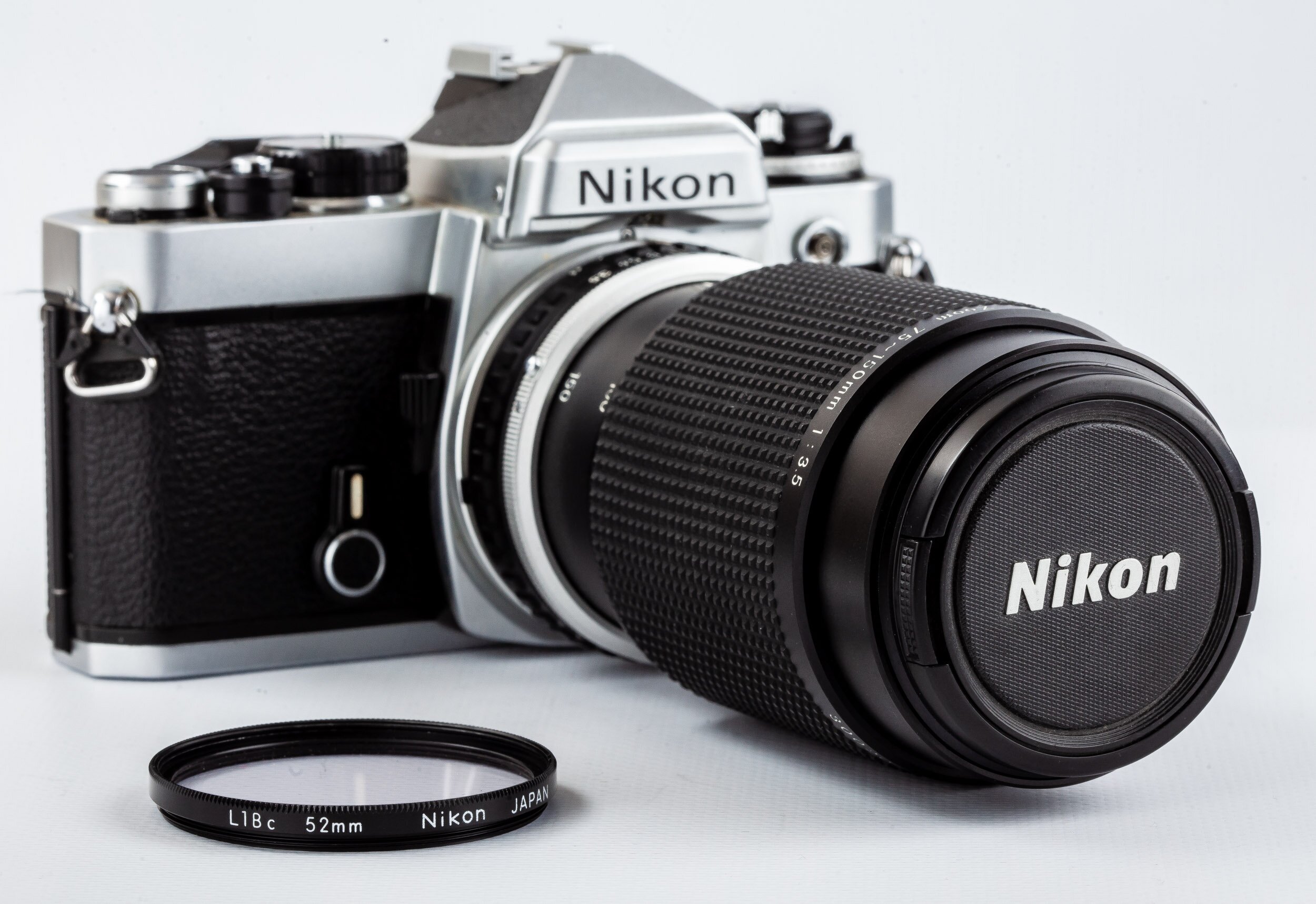 Nikon FE Gehäuse Nikon Zoom 75-150mm