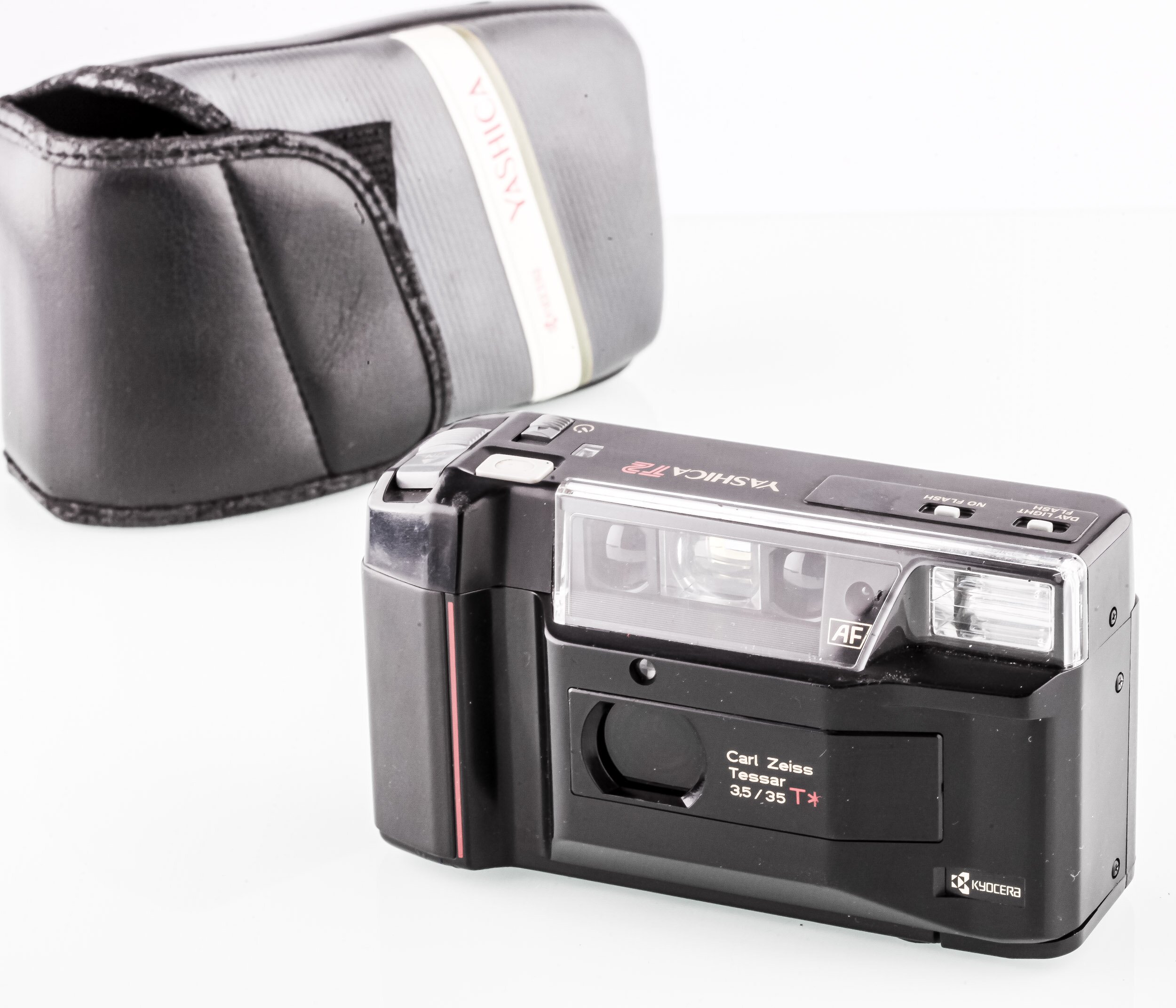 Yashica T2 mit Carl Zeiss 35mm F3.5 Tessar T*