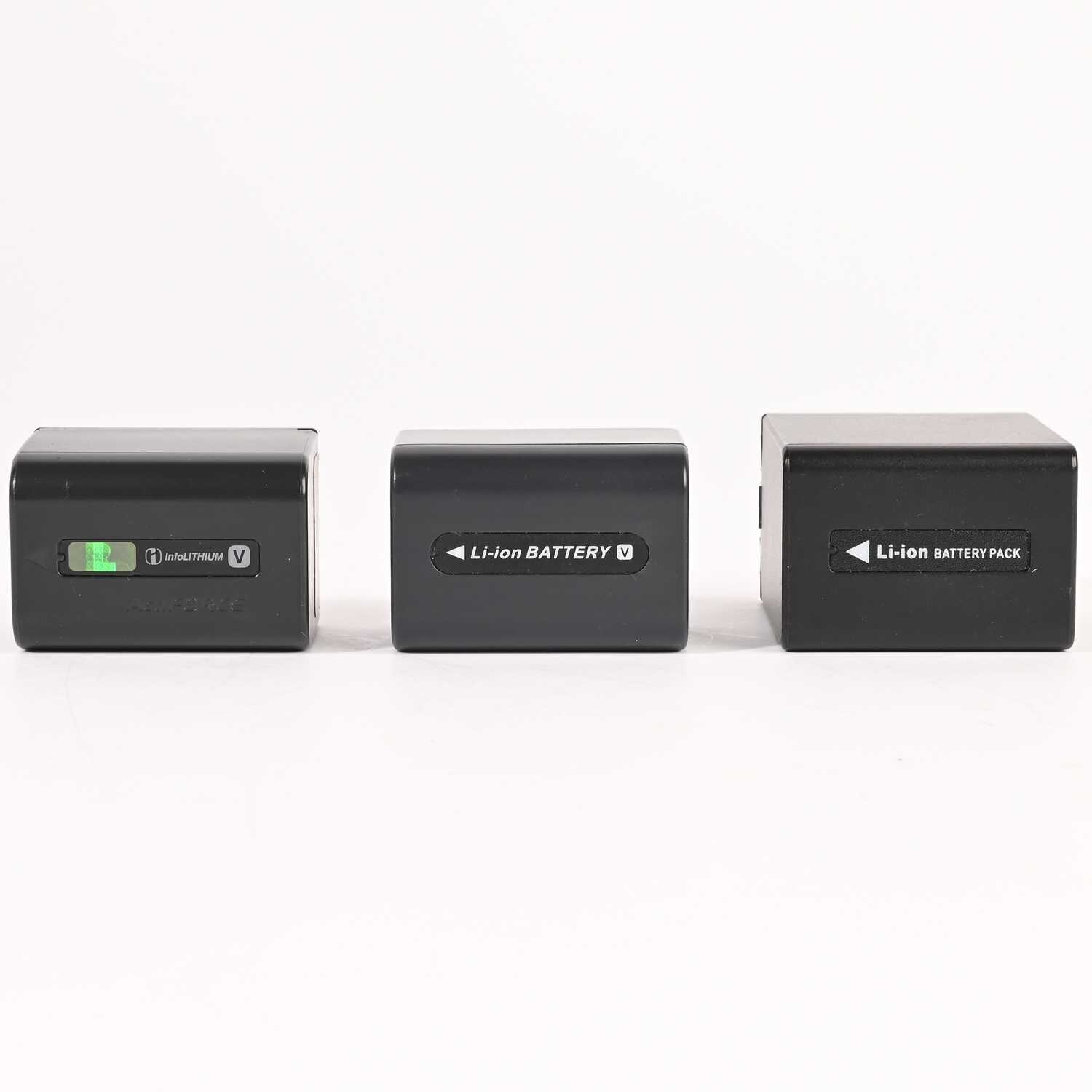 3 x Akku für Sony  FDR-AX100E