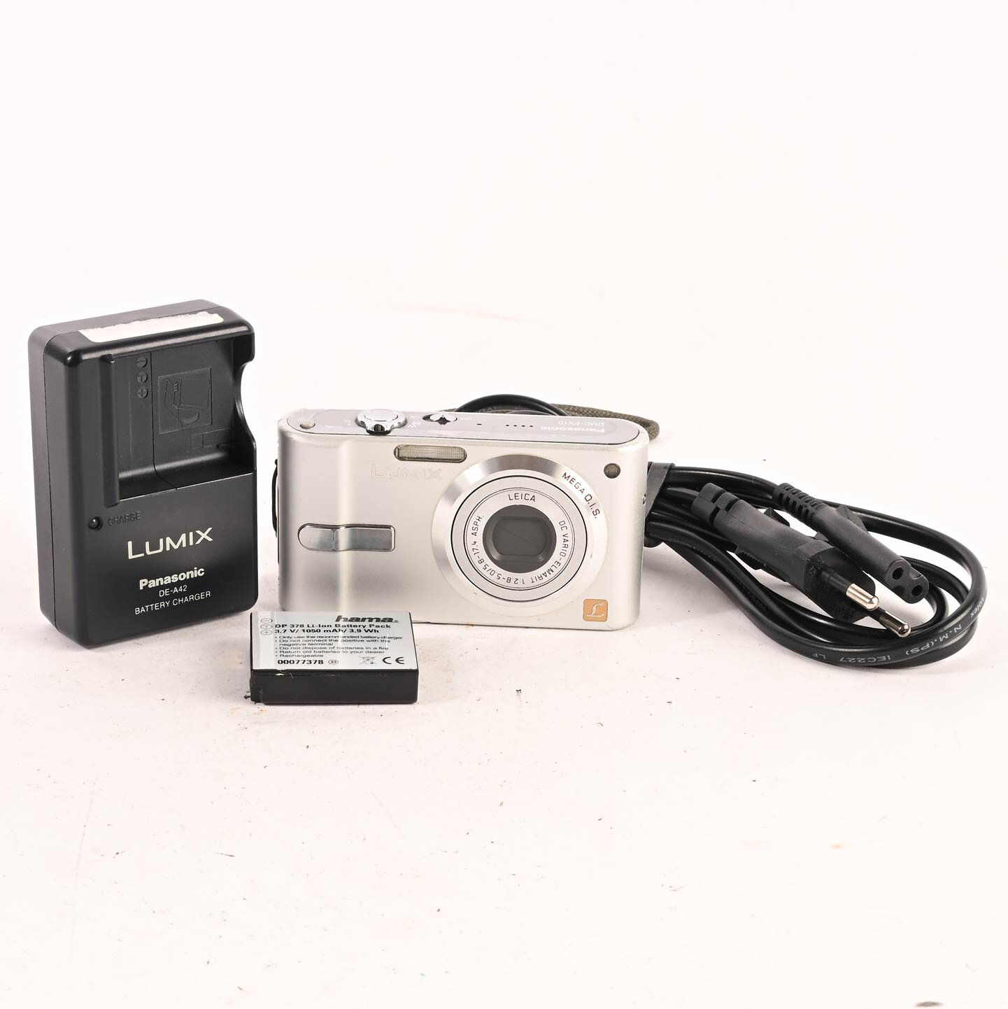 Panasonic Lumix DMC-FX10 Digital Camera 6 MP, 3-fach Zoom, 2.5" Displ