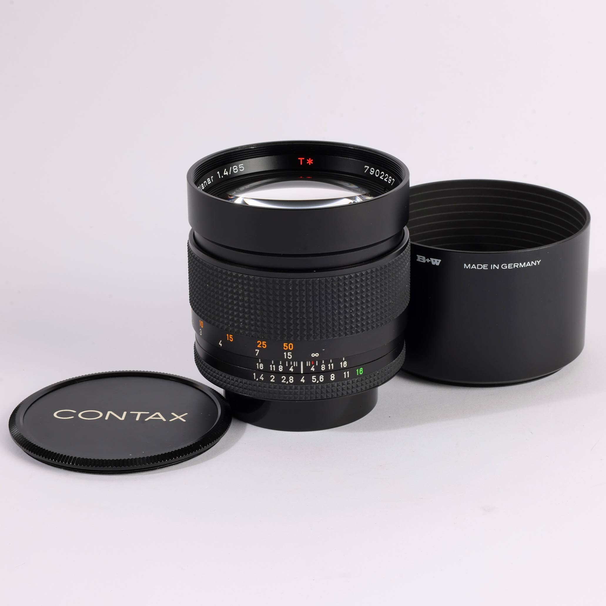 Contax / Carl Zeiss Planar 1,4/85mm