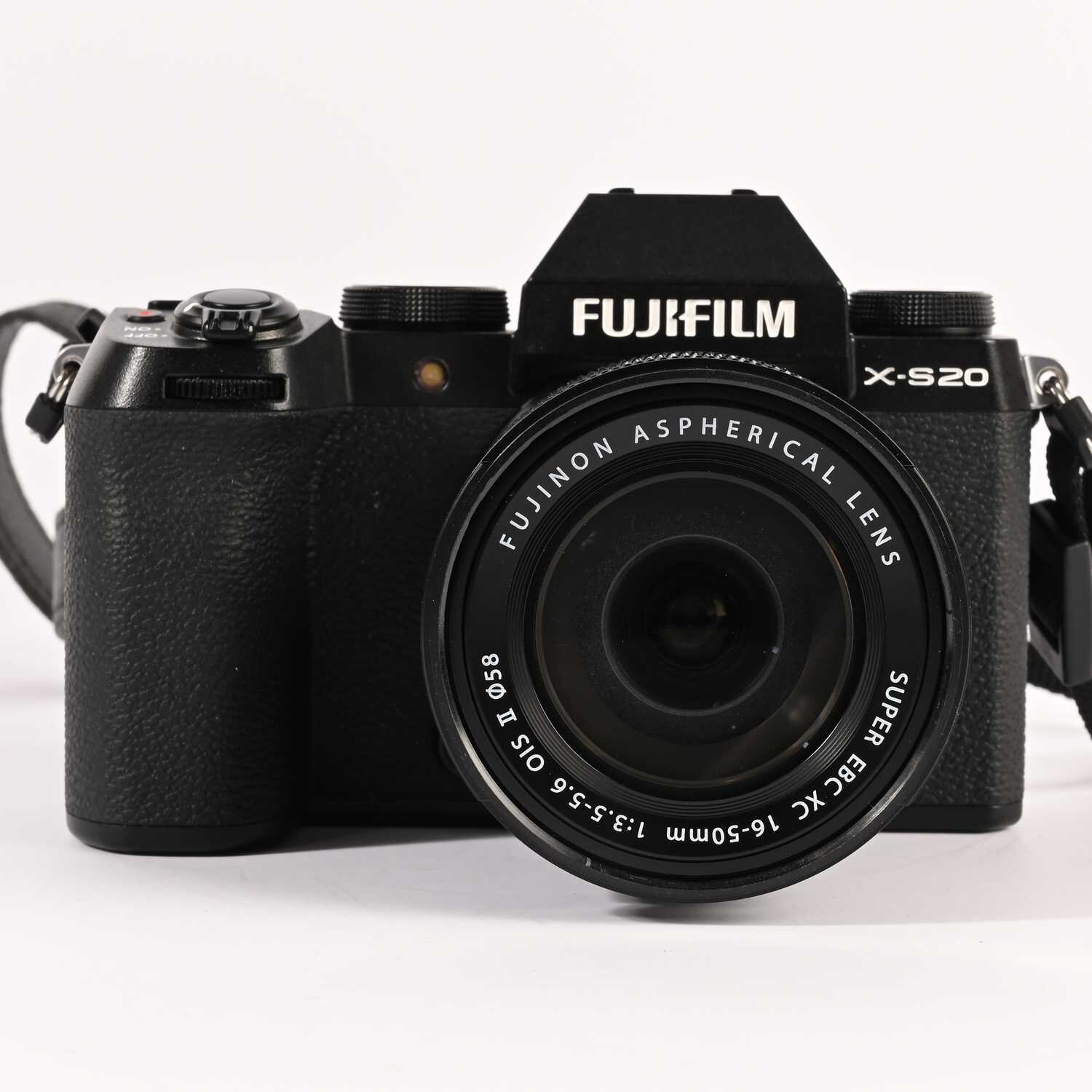 FUJIFILM X-S20 schwarz mit XF 2,8-4,8 / 16-50 mm R LM OIS EU CD