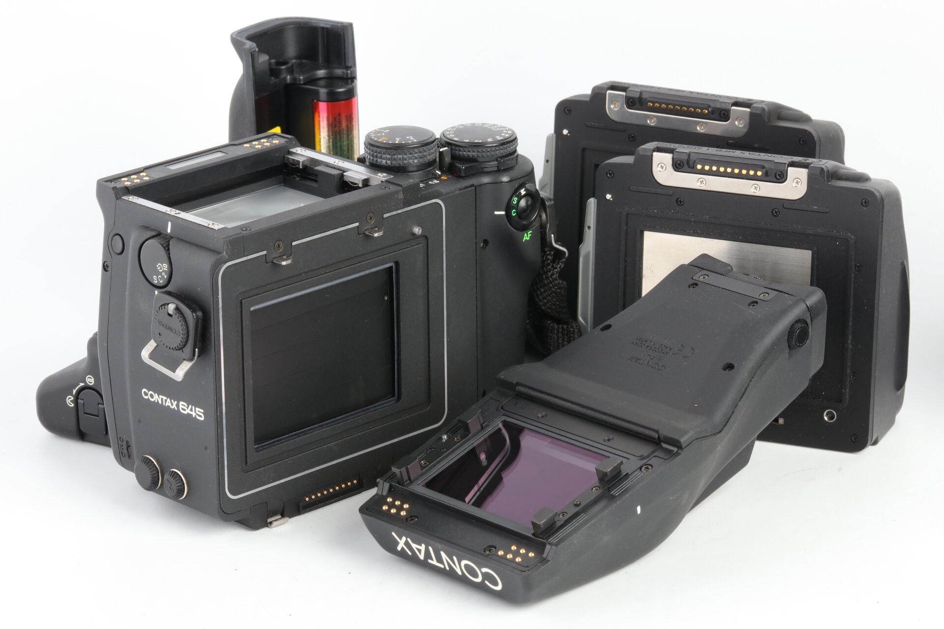 Contax 645 + Carl Zeiss Distagon 2,8/45mm T* + MF-1 Prismensucher + MP-1 Batteriegriff +2x MFB-1 Magazin
