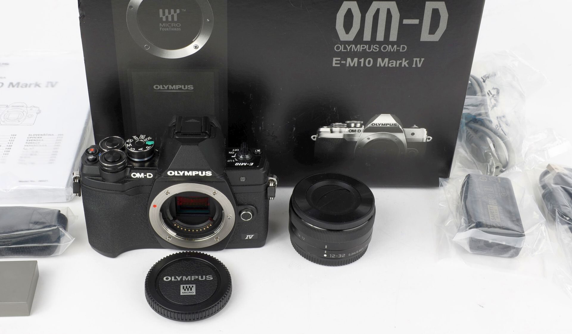 Olympus OM-D E-M10 Mark IV Gehäuse silber ca. 900 Auslösungen