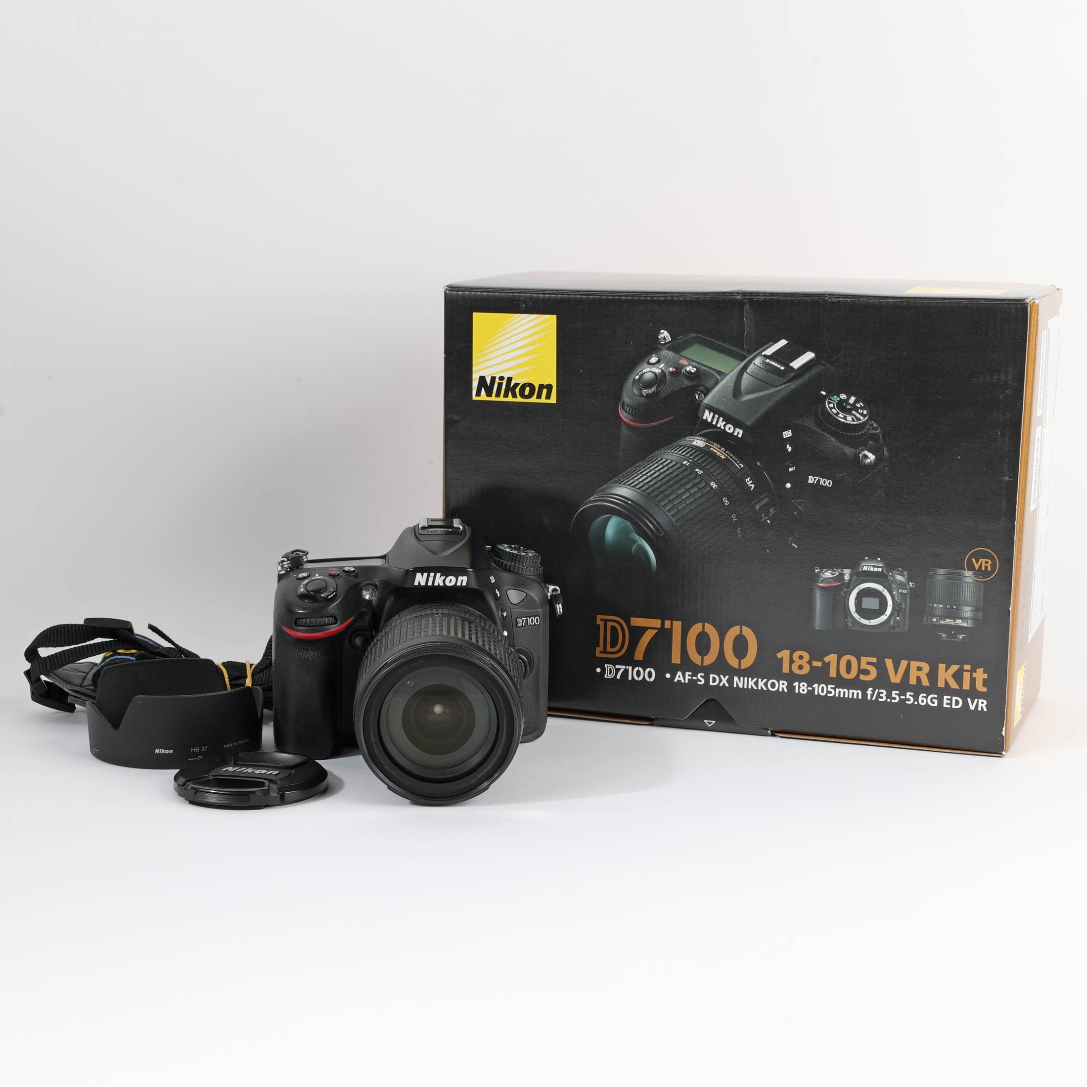 Nikon D7100 DSLR Spiegelreflexkamera  AF-S 18-105mm VR