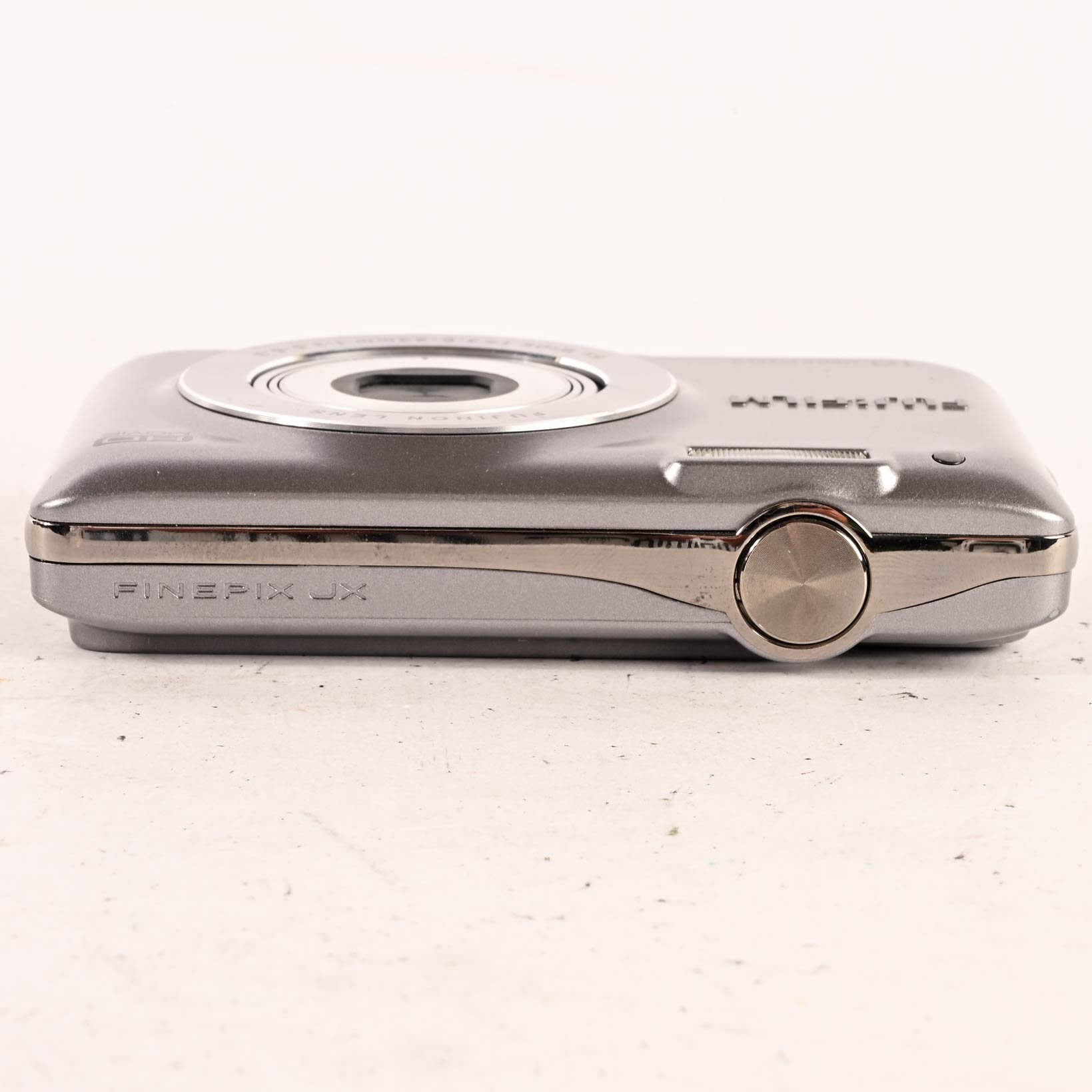 Fujifilm FinePix JX490 14MP Digitalkamera Silber