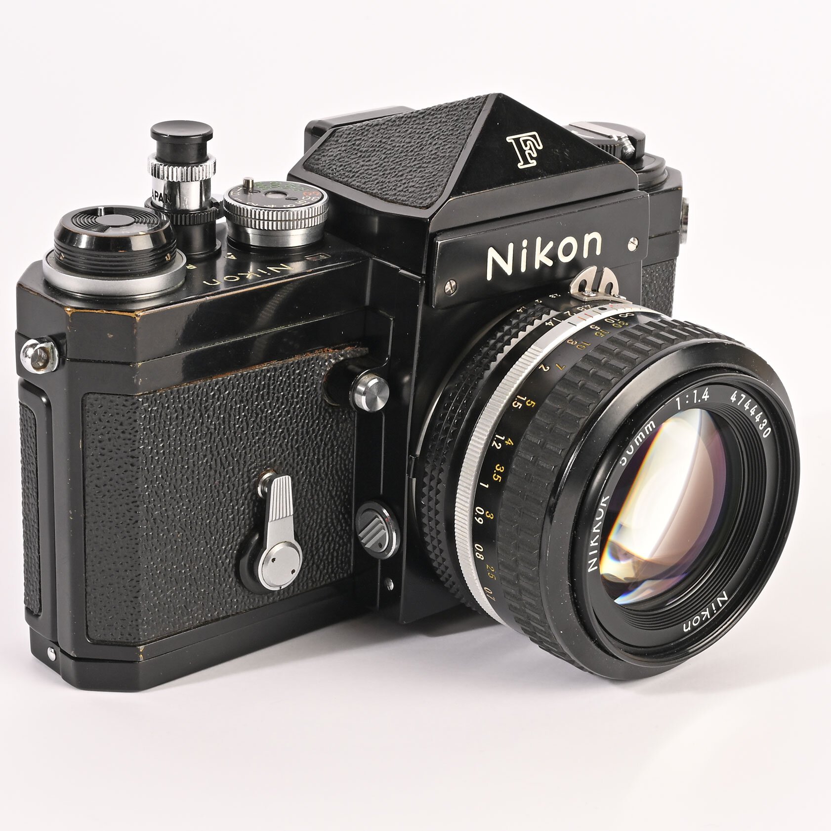 Nikon F black paint 1.4/50mm Nikkor 1970 analog Film camera