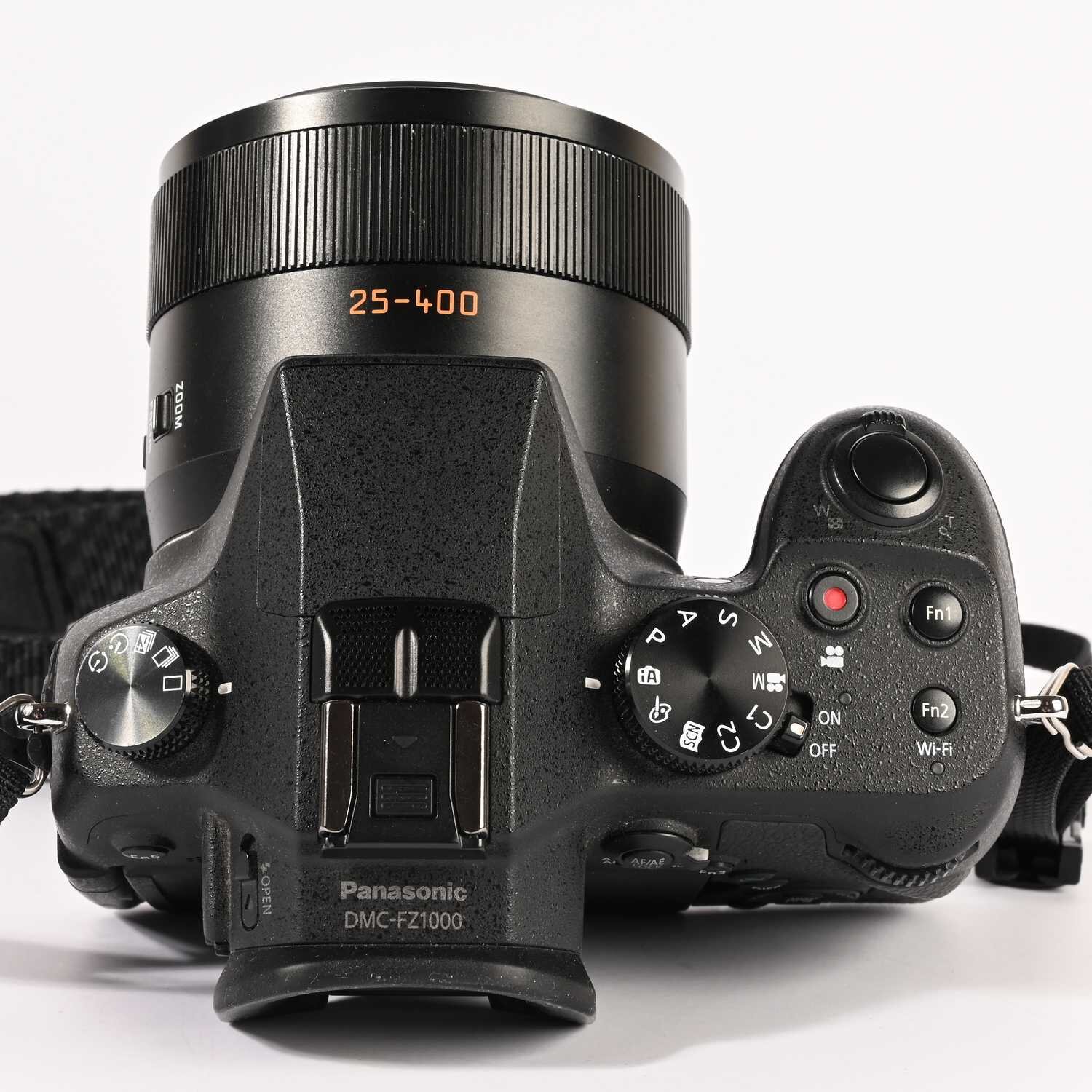 Panasonic Lumix DMC-FZ1000 20,1 MP Bridgekamera  25-400mm f/2,8-4,0