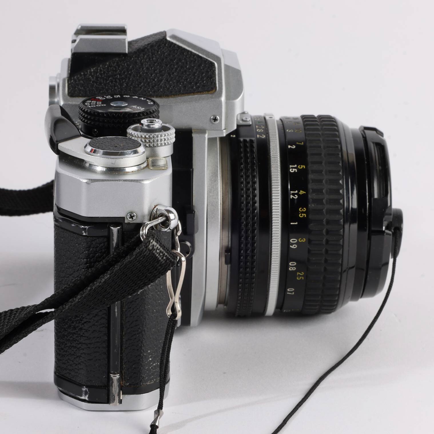 Nikon FM Analog Spiegelreflex Nikkor 2/50 mm