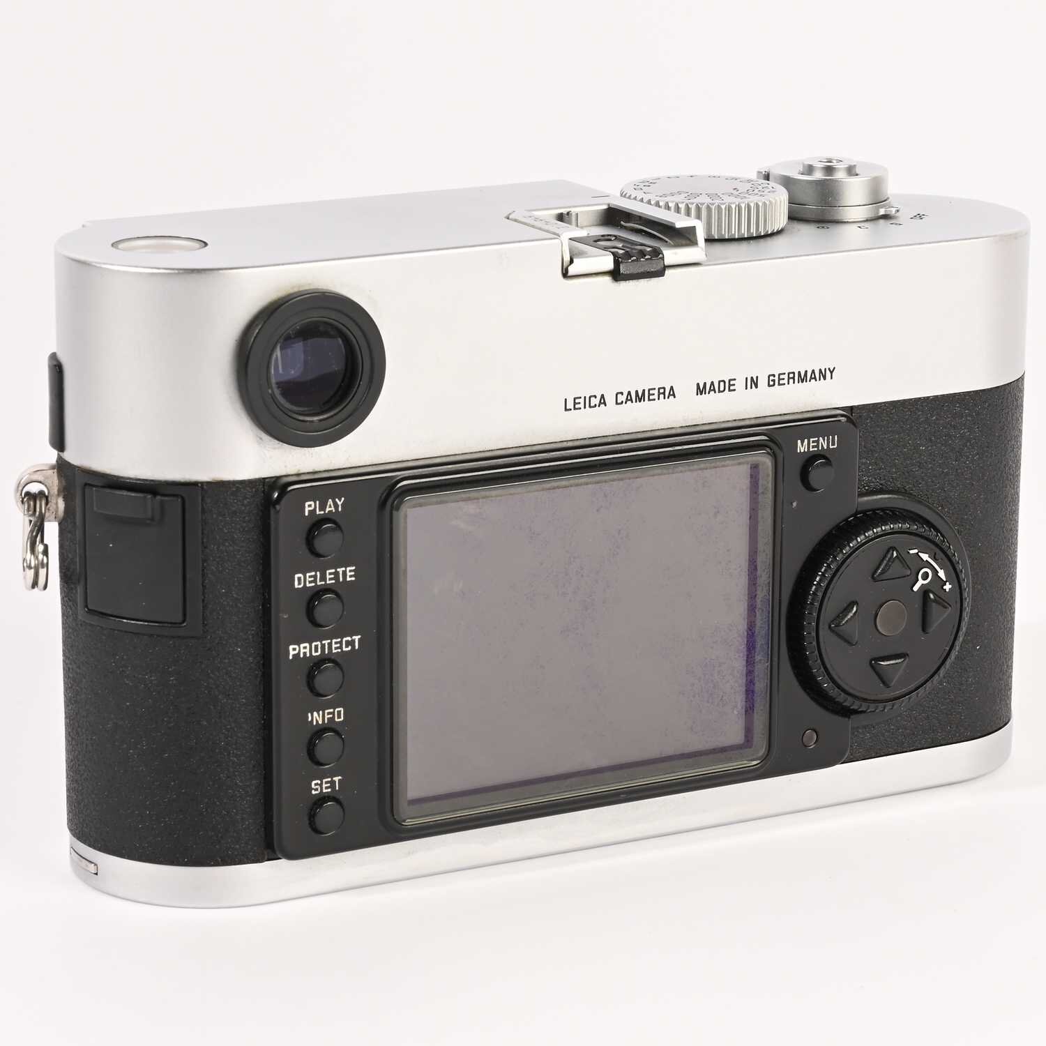 Leica M8 10.3MP Digitalkamera LEICA M8 M 10702 body Gehäuse silbern silver OVP boxed 4500 Auslösungen