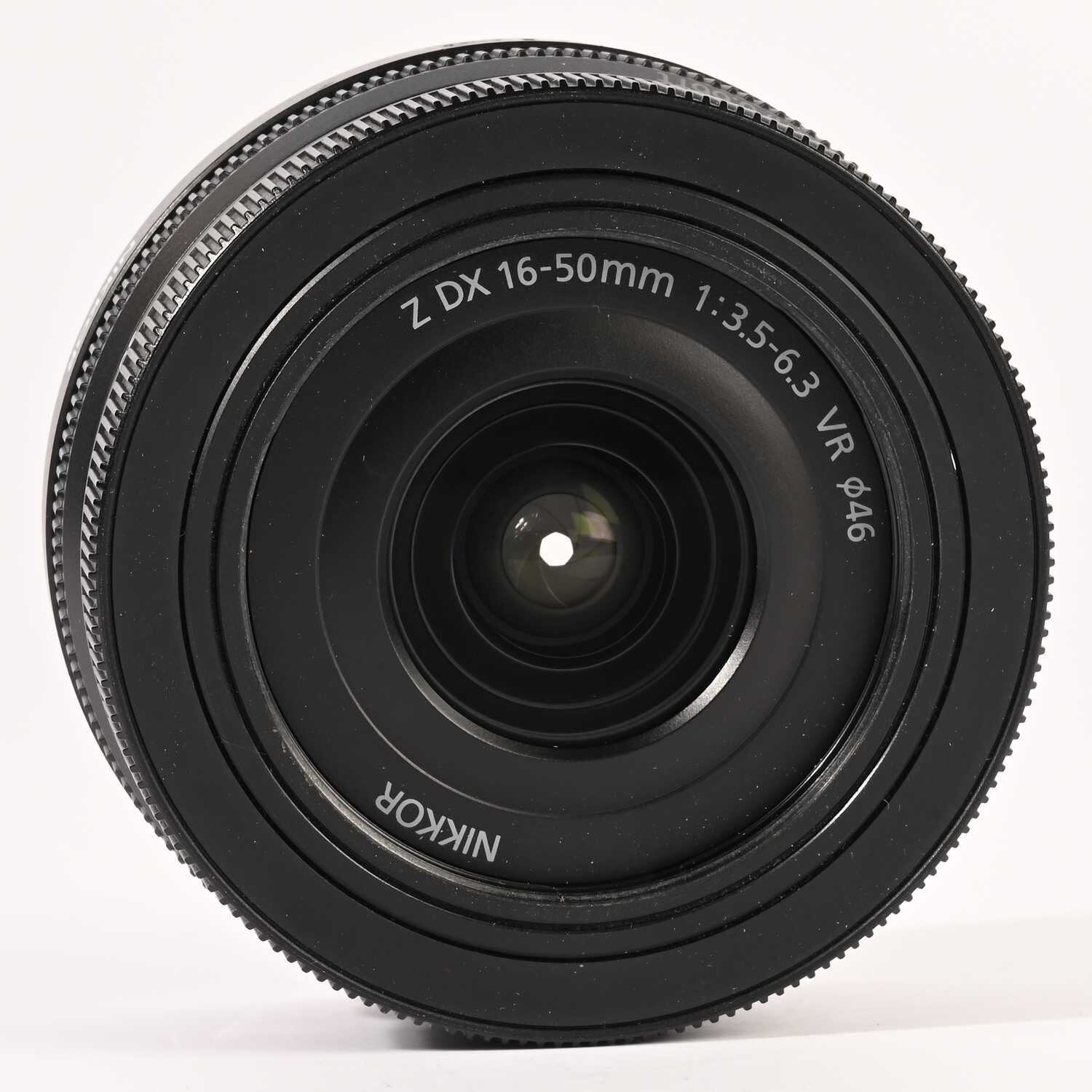 Nikon Z30 Systemkamera Kit Nikkor DX 16-50 mm VR Objektiv 6000 Auslösungen