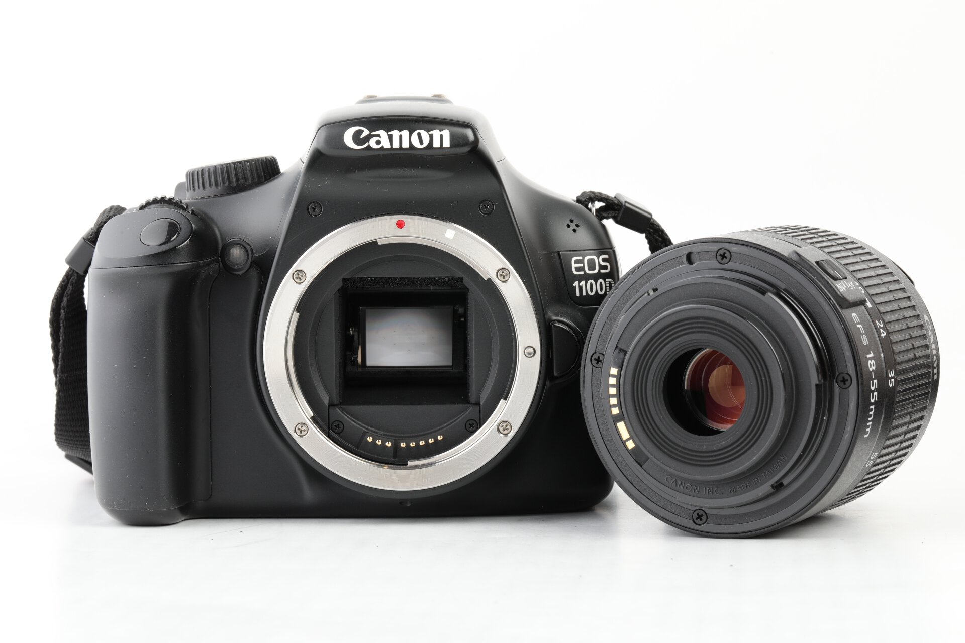 Canon EOS 1100D Gehäuse + EF-S 18-55mm 3,5-5,6 III ca. 9300 Auslösungen