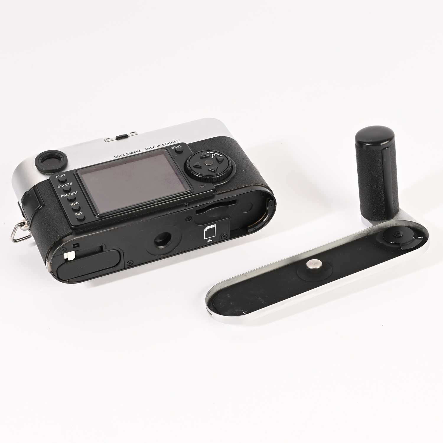 Leica M8 10.3MP Digitalkamera LEICA M8 M 10702 body Gehäuse silbern silver OVP boxed 4500 Auslösungen