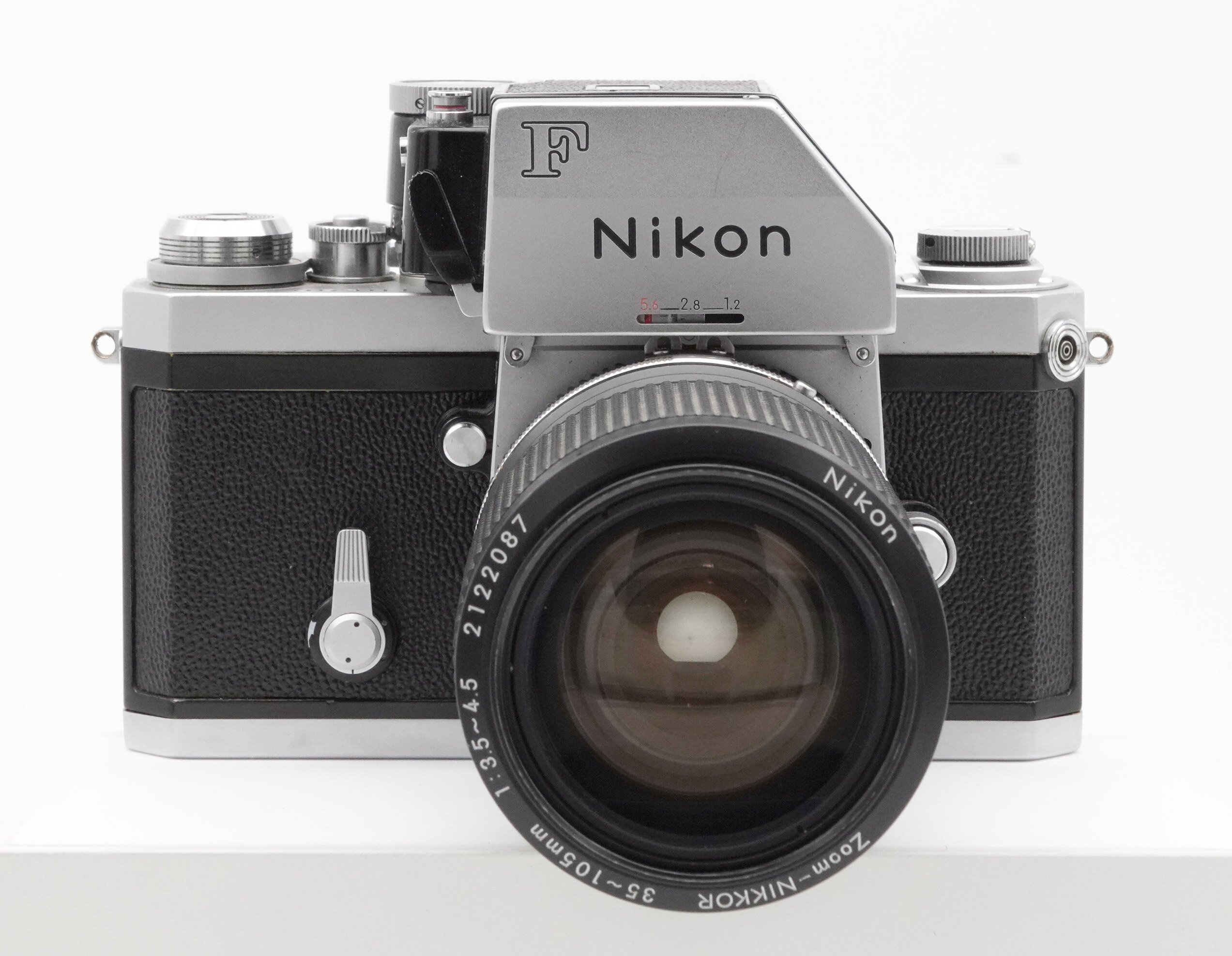 Nikon F chrom mit NikonZoom-Nikkor 35-105mm 3,5-4,5