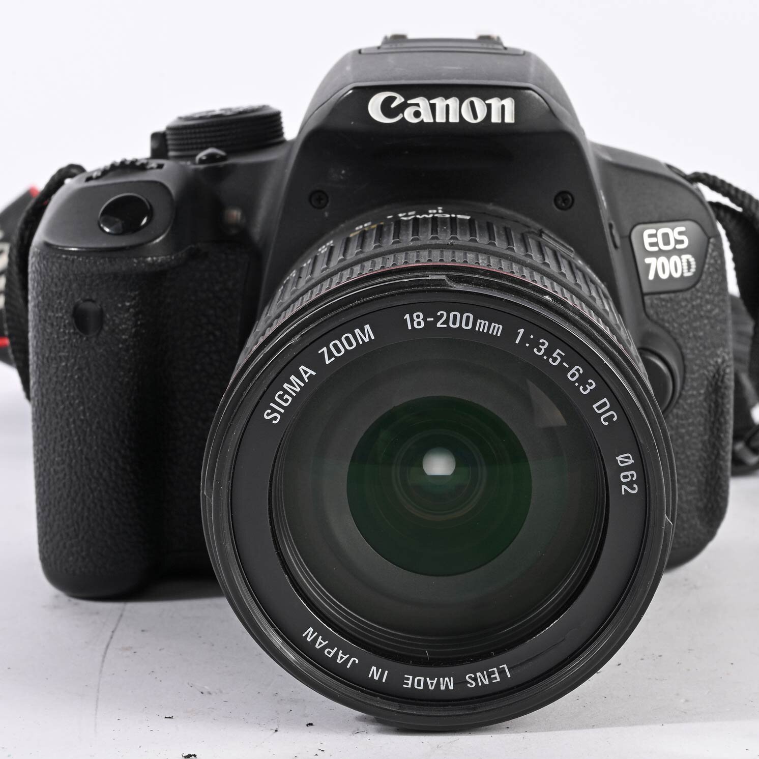 Canon EOS 700D 18,0 MP DSLR Digitalkamera