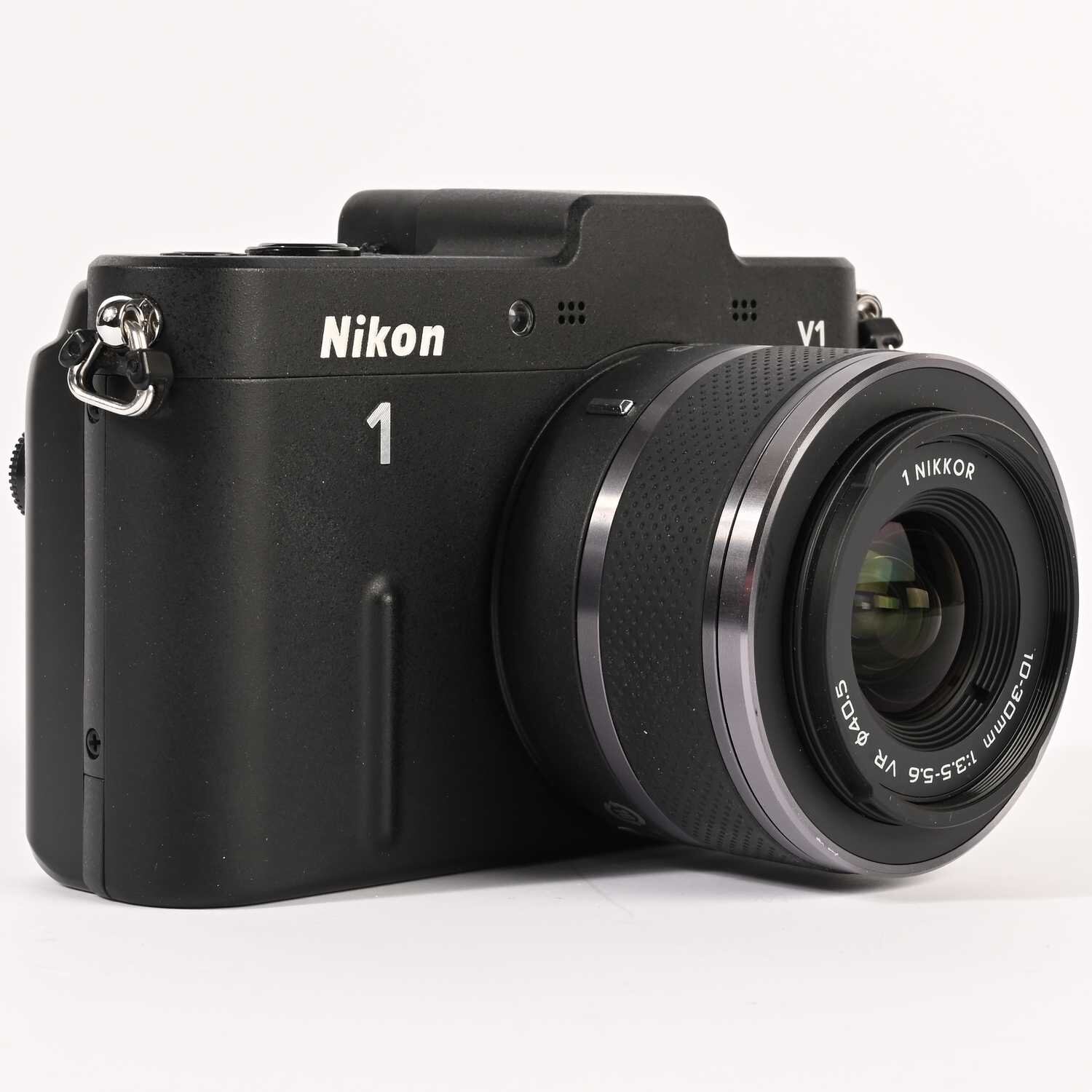 Nikon 1 V1 Nikkor 10-30mm 1:3.5-5.6 4200 Auslösungen SB-N5