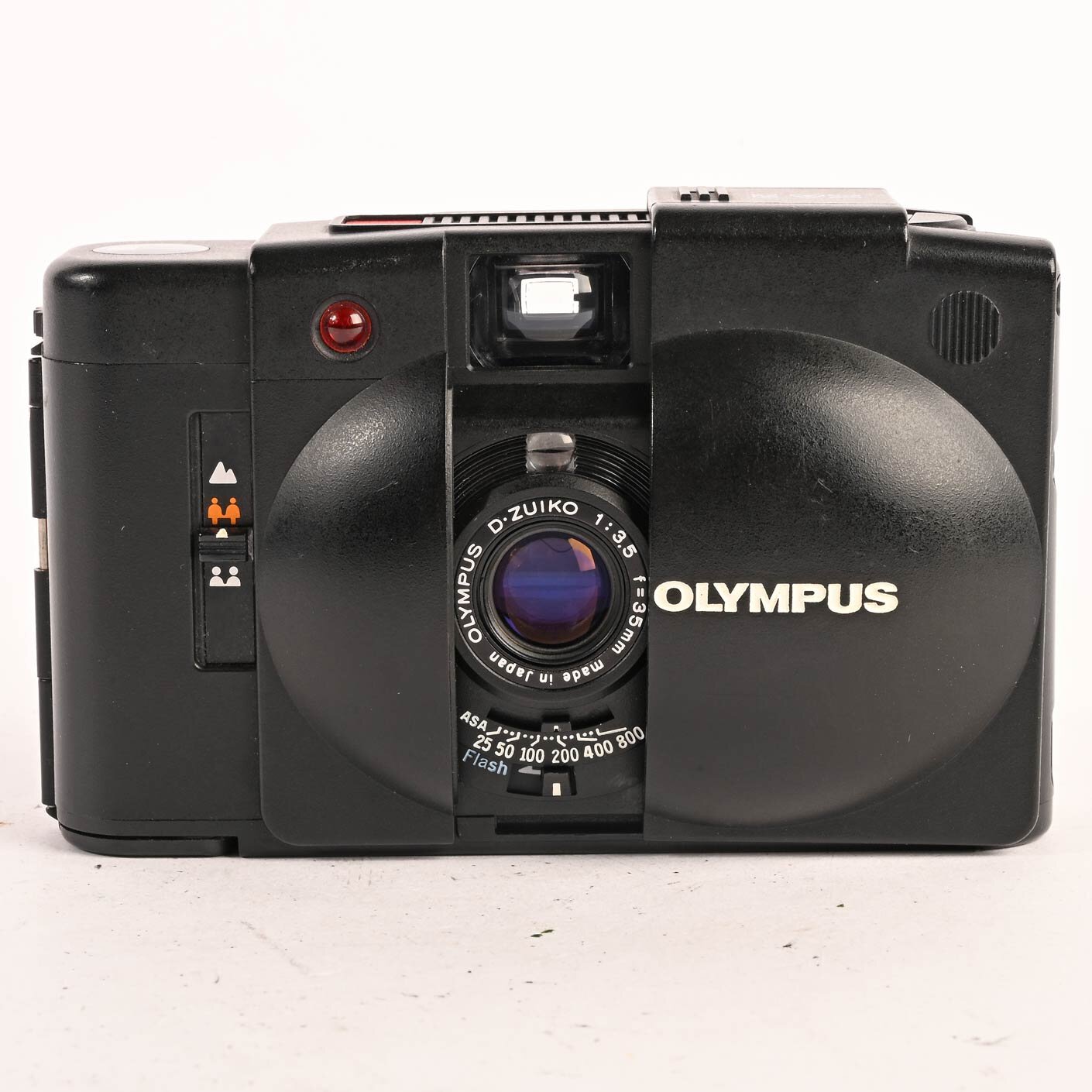 Olympus XA2