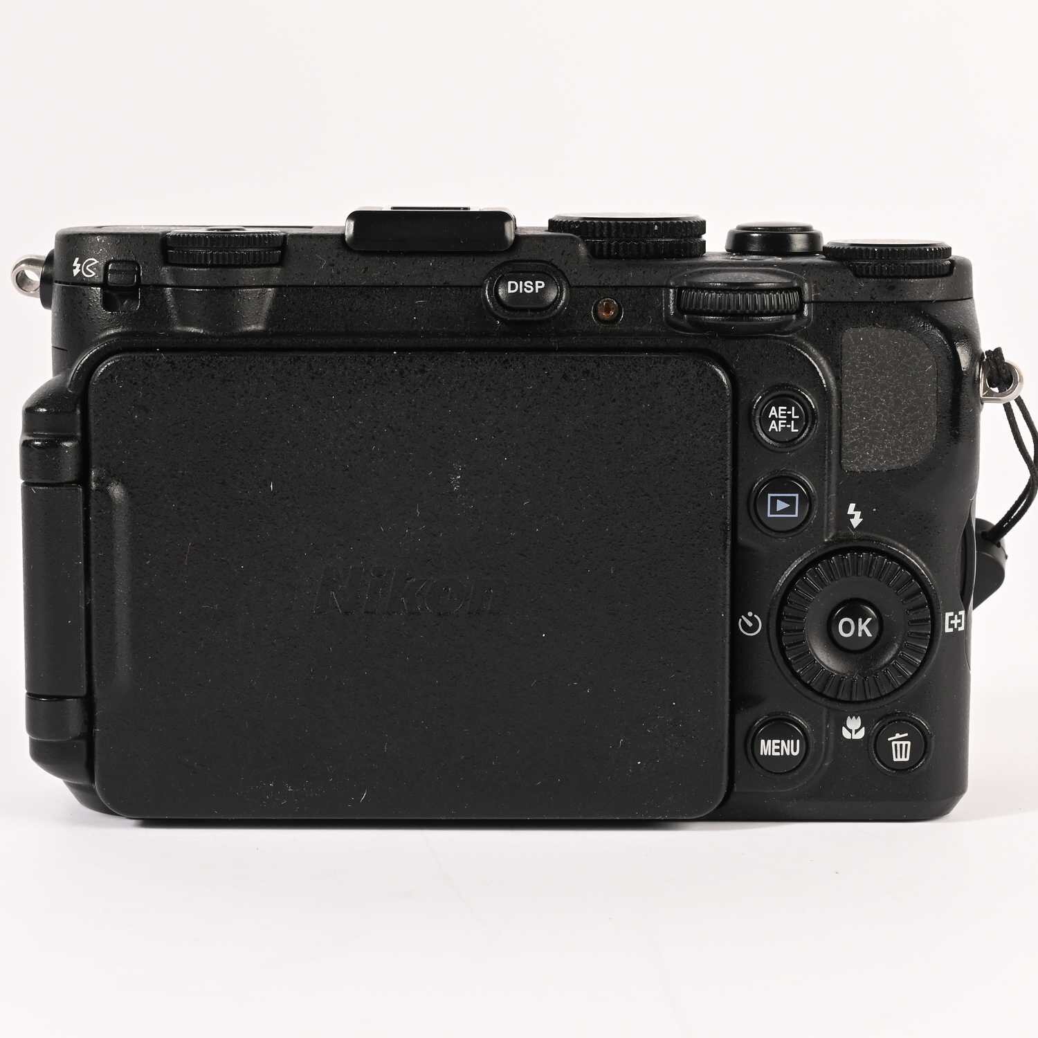 Nikon Coolpix P7700 Nikkor 7,1X wide optical zoom ED VR 6,0-42,8mm