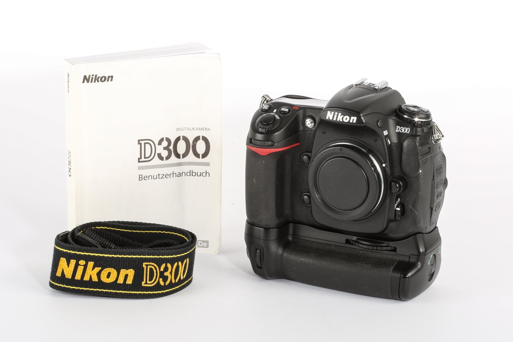 Nikon D300 22000 Auslösungen + MB-D10