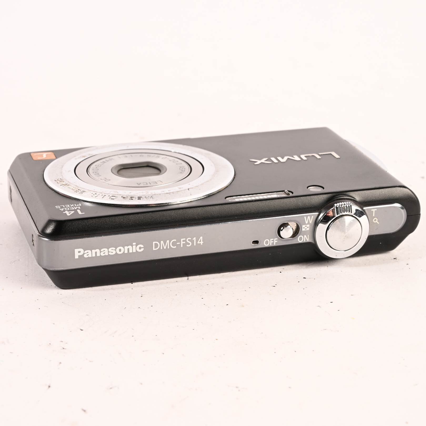 Panasonic Lumix DMC-FS14 14-MP Digitalkamera schwarz