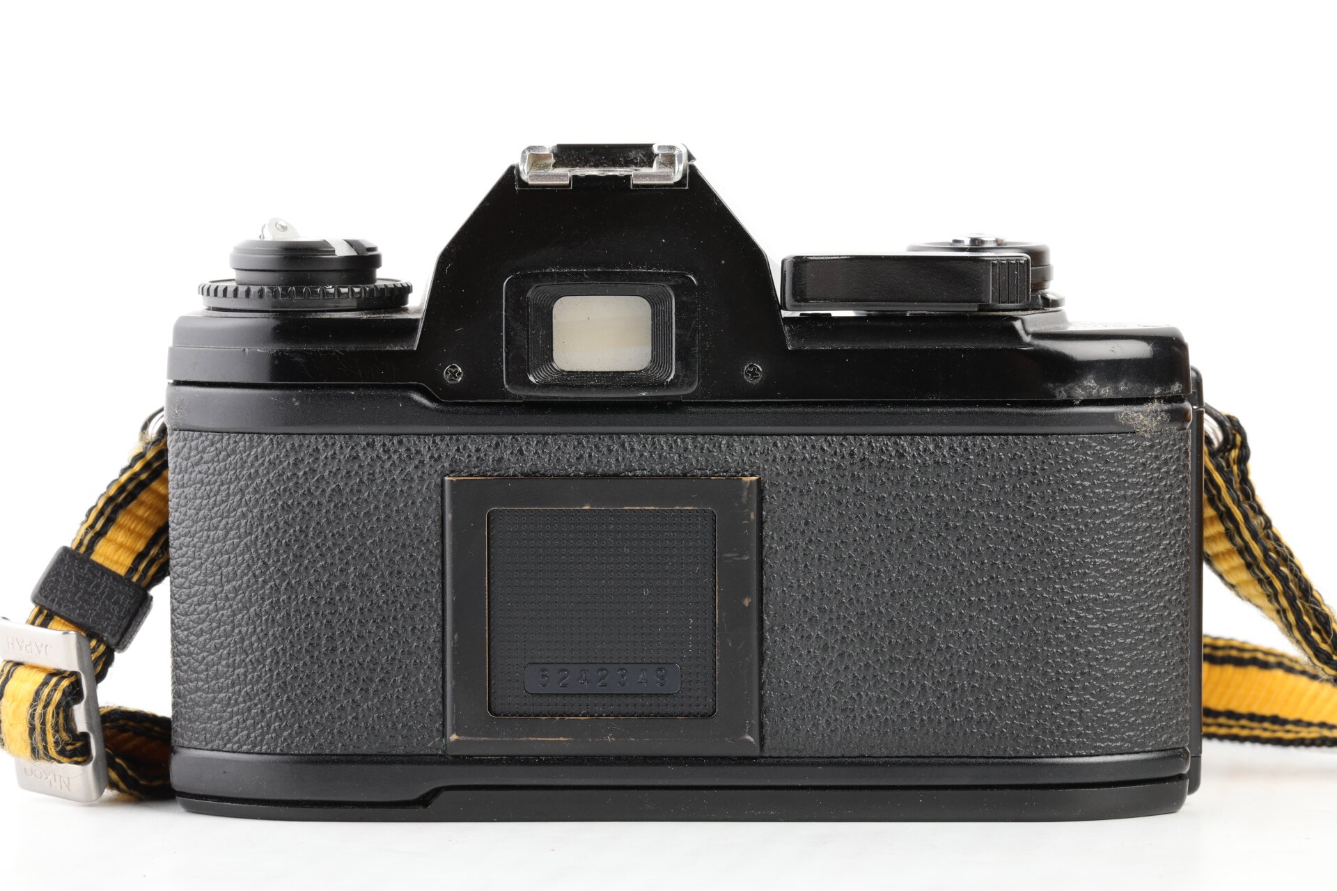 Nikon EM mit AIS Nikkor 35-70mm 3,3-4,5