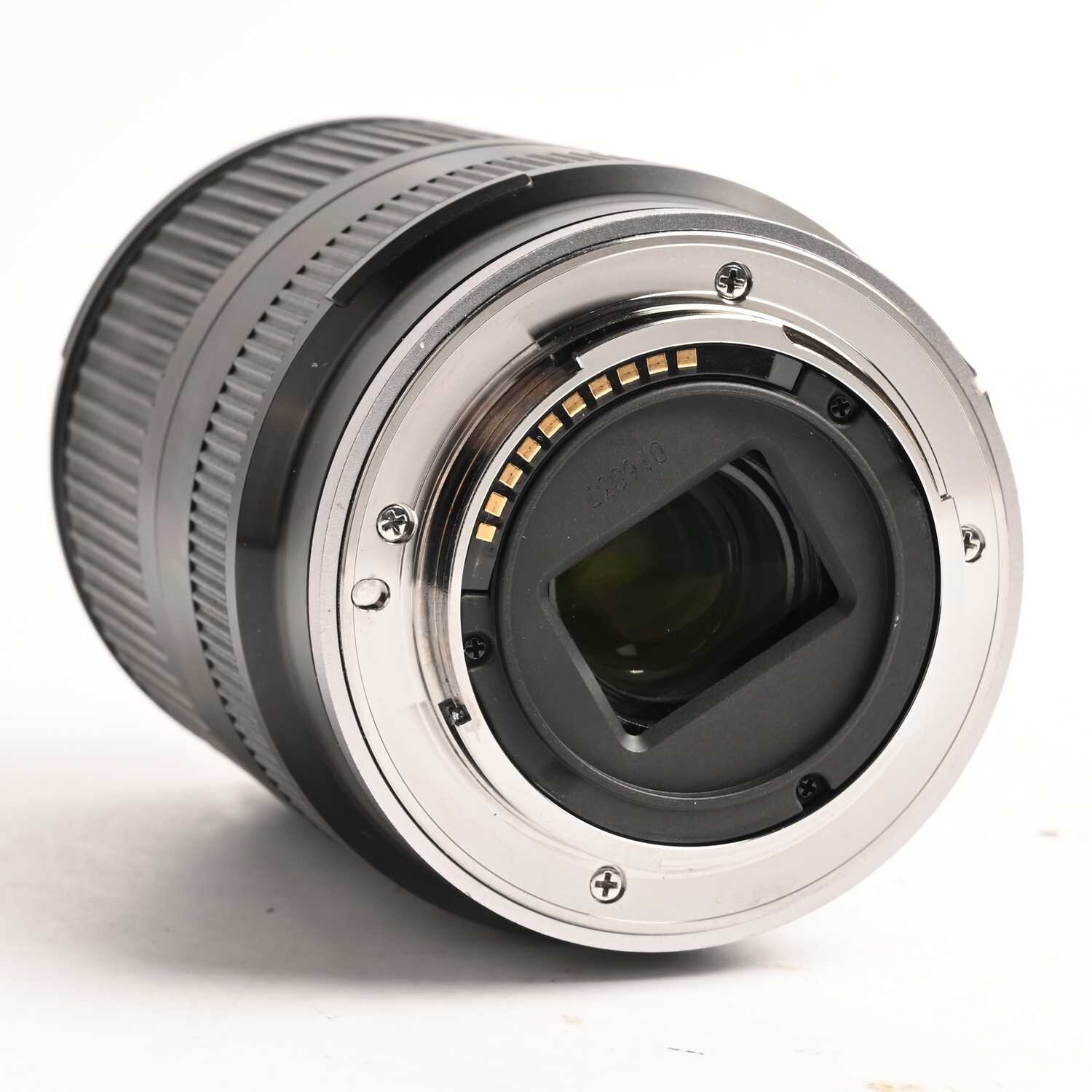 Tamron VC B011 18-200 mm f/3.5-6.3 AF VC Di III Objektiv für Sony E