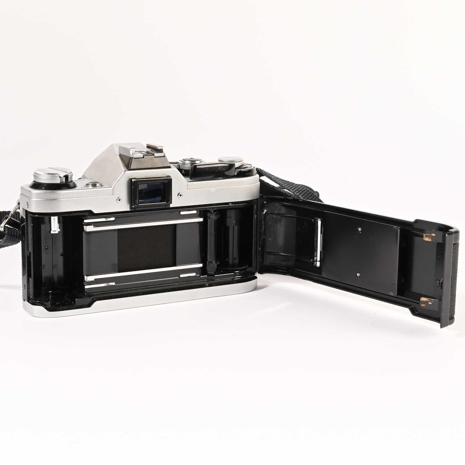 Canon AE-1 Spiegelreflexkamera analog film  Canon Lens FD 1,8 S.C.
