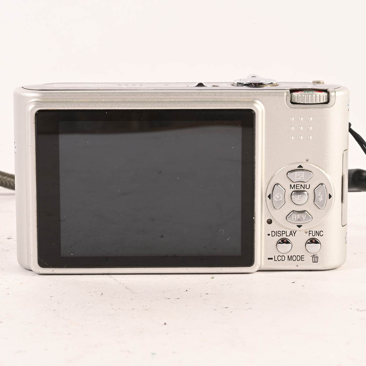 Panasonic Lumix DMC-FX10 Digital Camera 6 MP, 3-fach Zoom, 2.5" Displ
