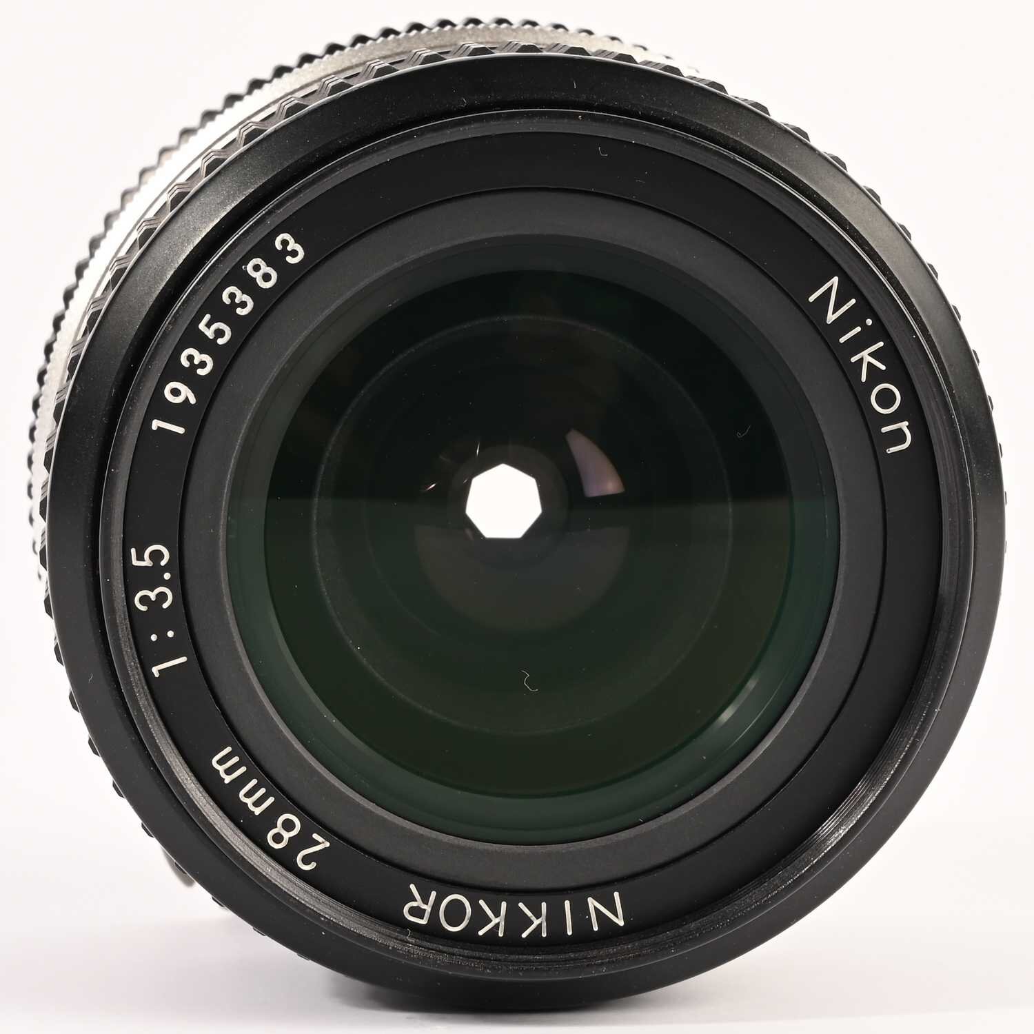 Nikon 3,5/28mm AI/S MF