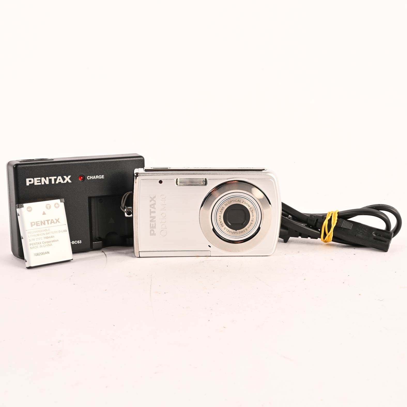Pentax Optio M40 Digitalkompaktkamera mit Pentax Lens 8.0 MP