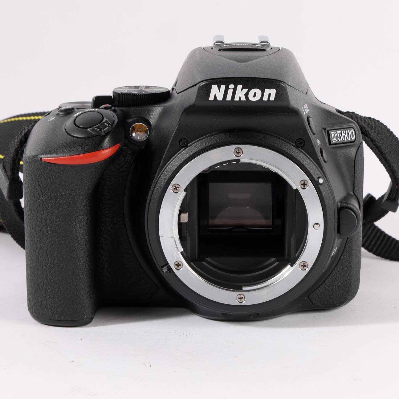 Nikon D5600 24 MP DSLR 2 5600 Auslösungen