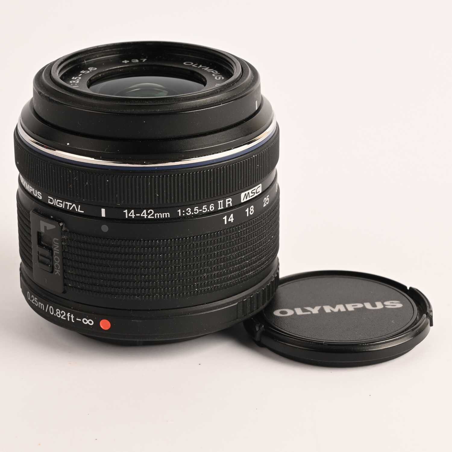 Olympus M.Zuiko Digital Objektiv 14–42 mm f/3,5–5,6 II R