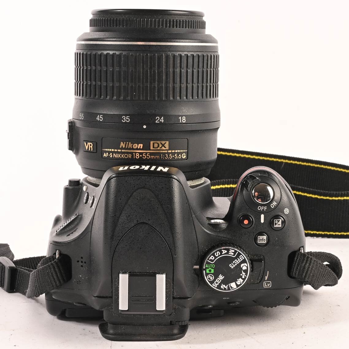 Nikon D5100 16.2 MP DSLR Digitalkamera Kit AF-S DX 18-55mm