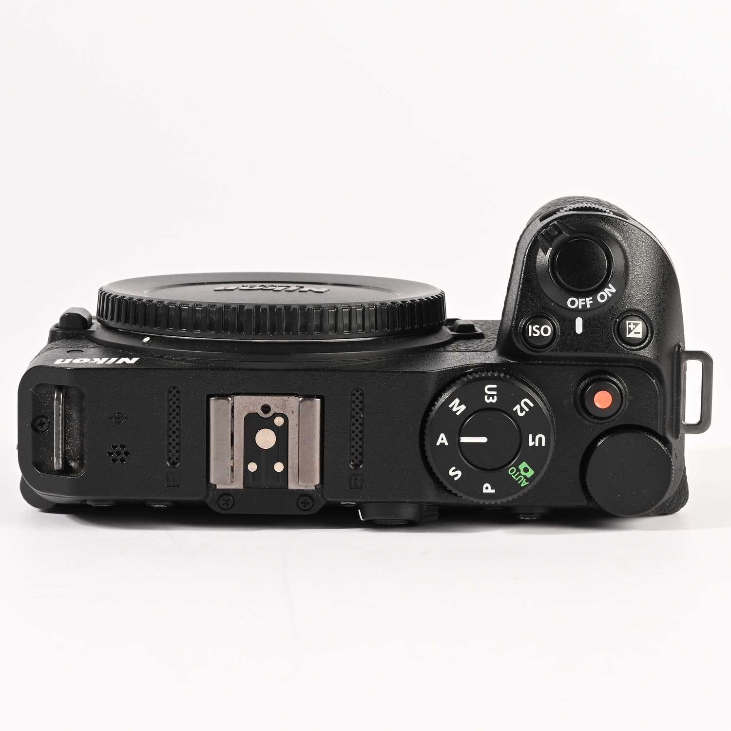 Nikon Z30 Systemkamera Kit Nikkor DX 16-50 mm VR Objektiv 6000 Auslösungen