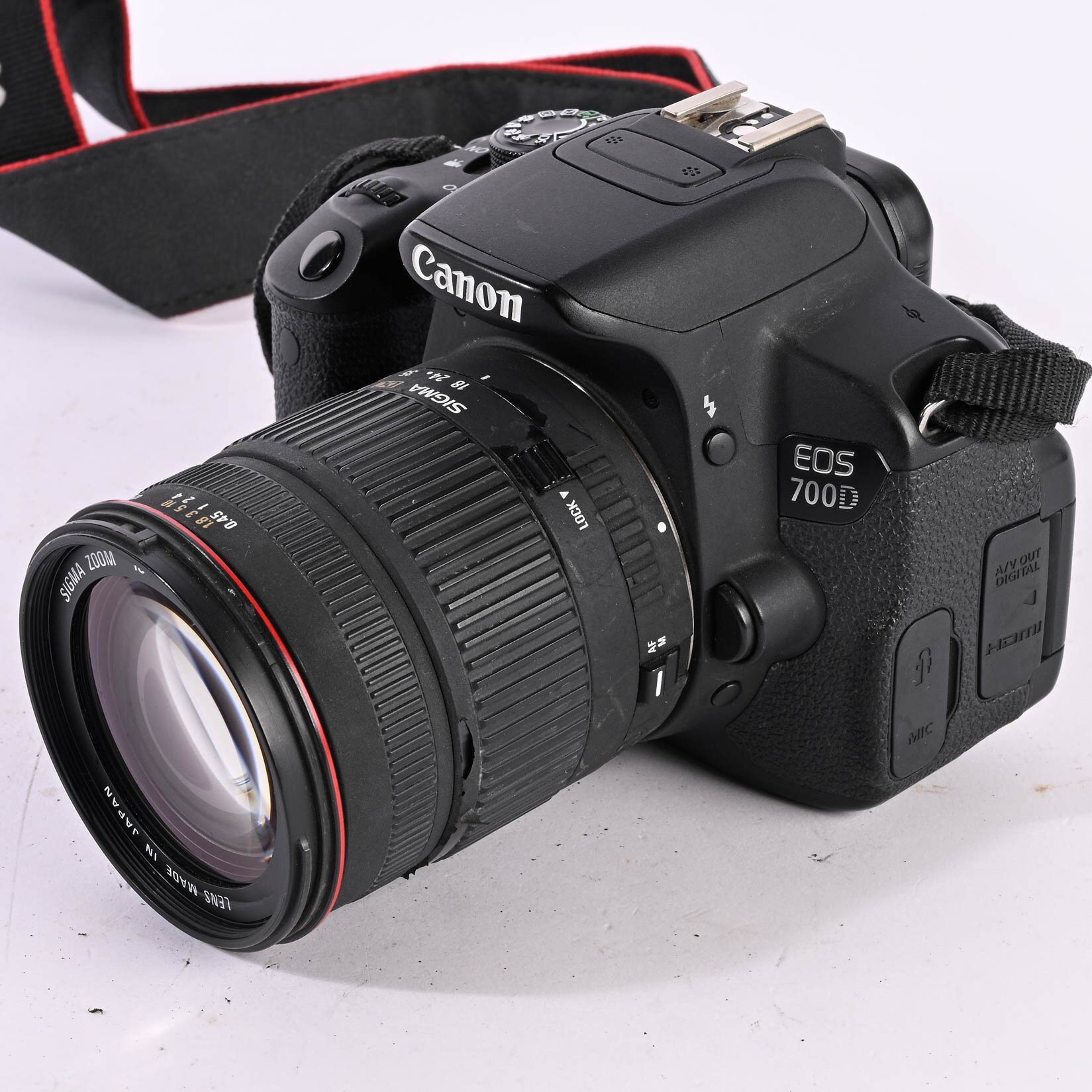 Canon EOS 700D 18,0 MP DSLR Digitalkamera