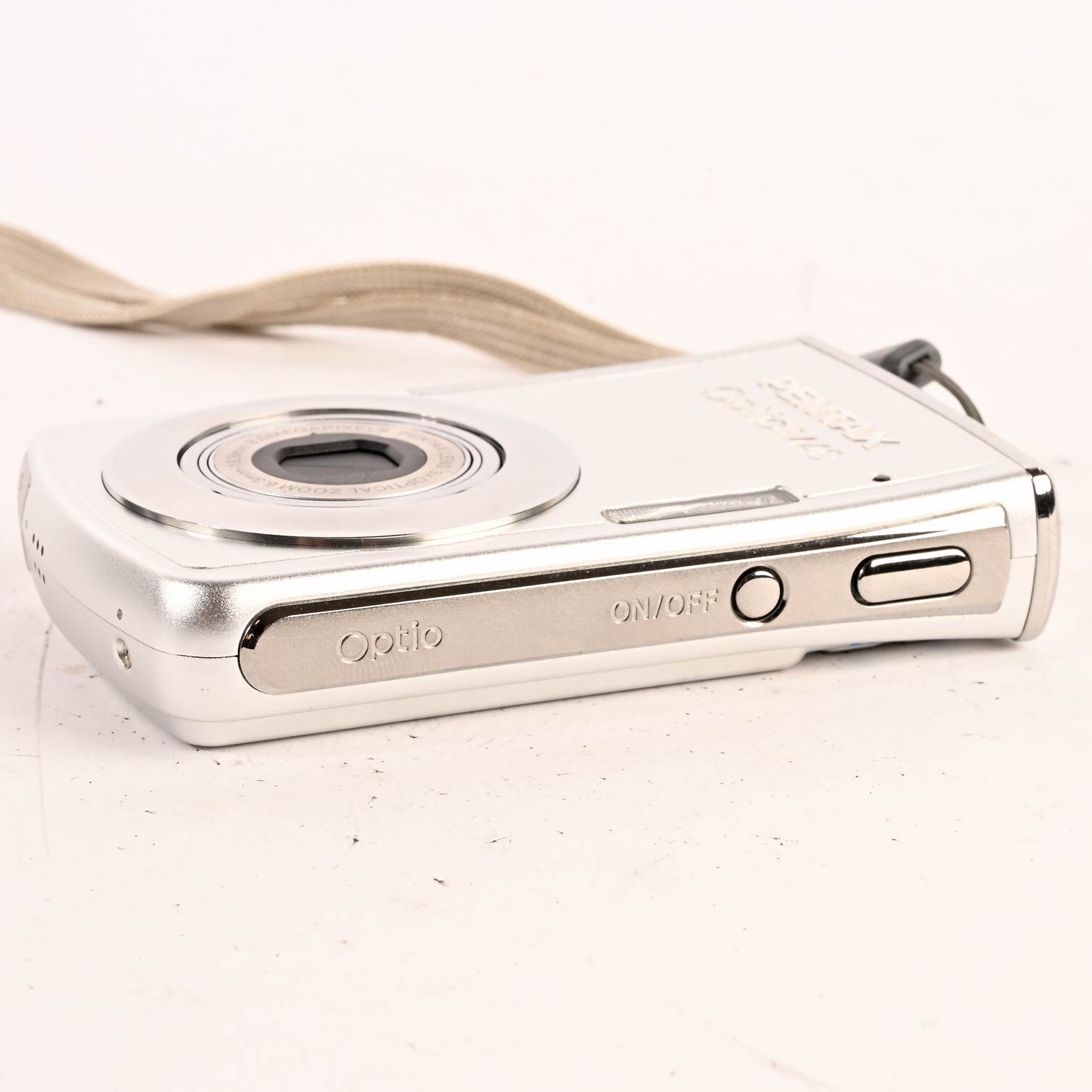 Pentax Optio M40 Digitalkompaktkamera mit Pentax Lens 8.0 MP
